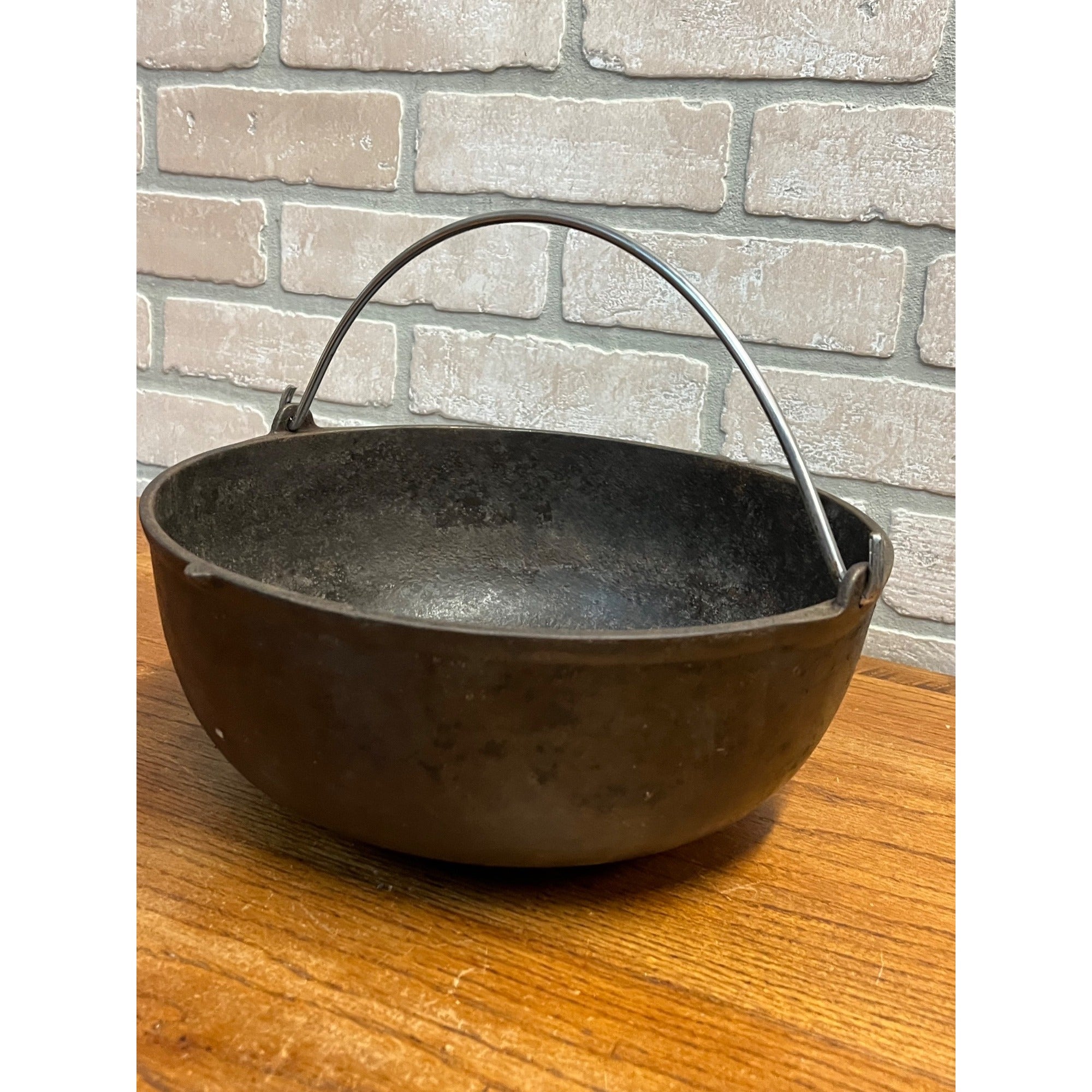 Antique 19th c. Cast Iron Gate Marked 1800s Cowboy Kettle Camping Cookware Pot