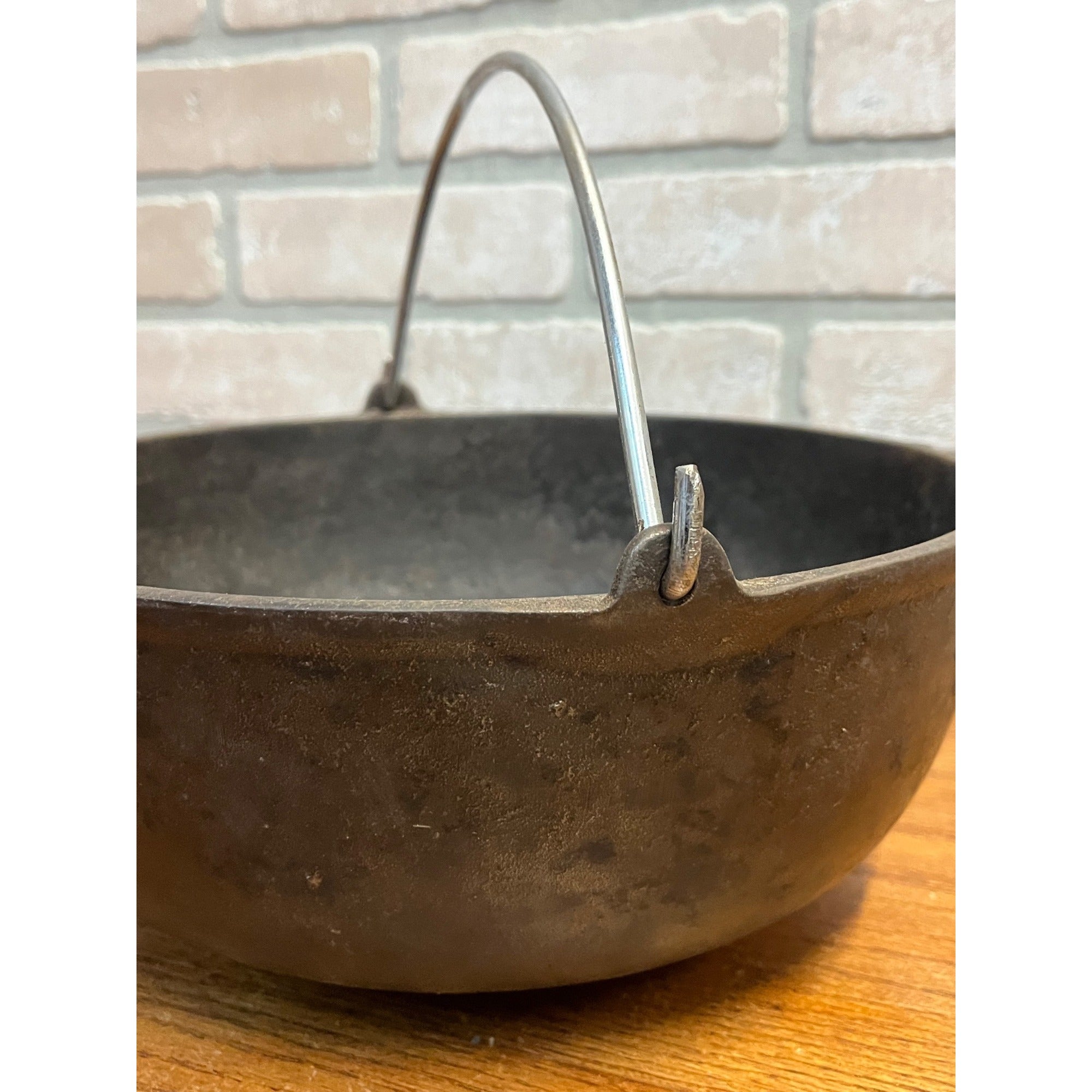 Antique 19th c. Cast Iron Gate Marked 1800s Cowboy Kettle Camping Cookware Pot