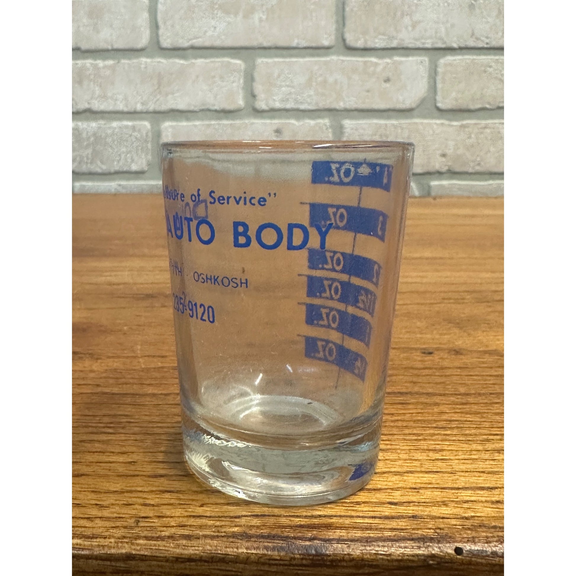 Vintage Don's Auto Body Oshkosh Wisconsin WI Advertising 4oz Measuring Glass