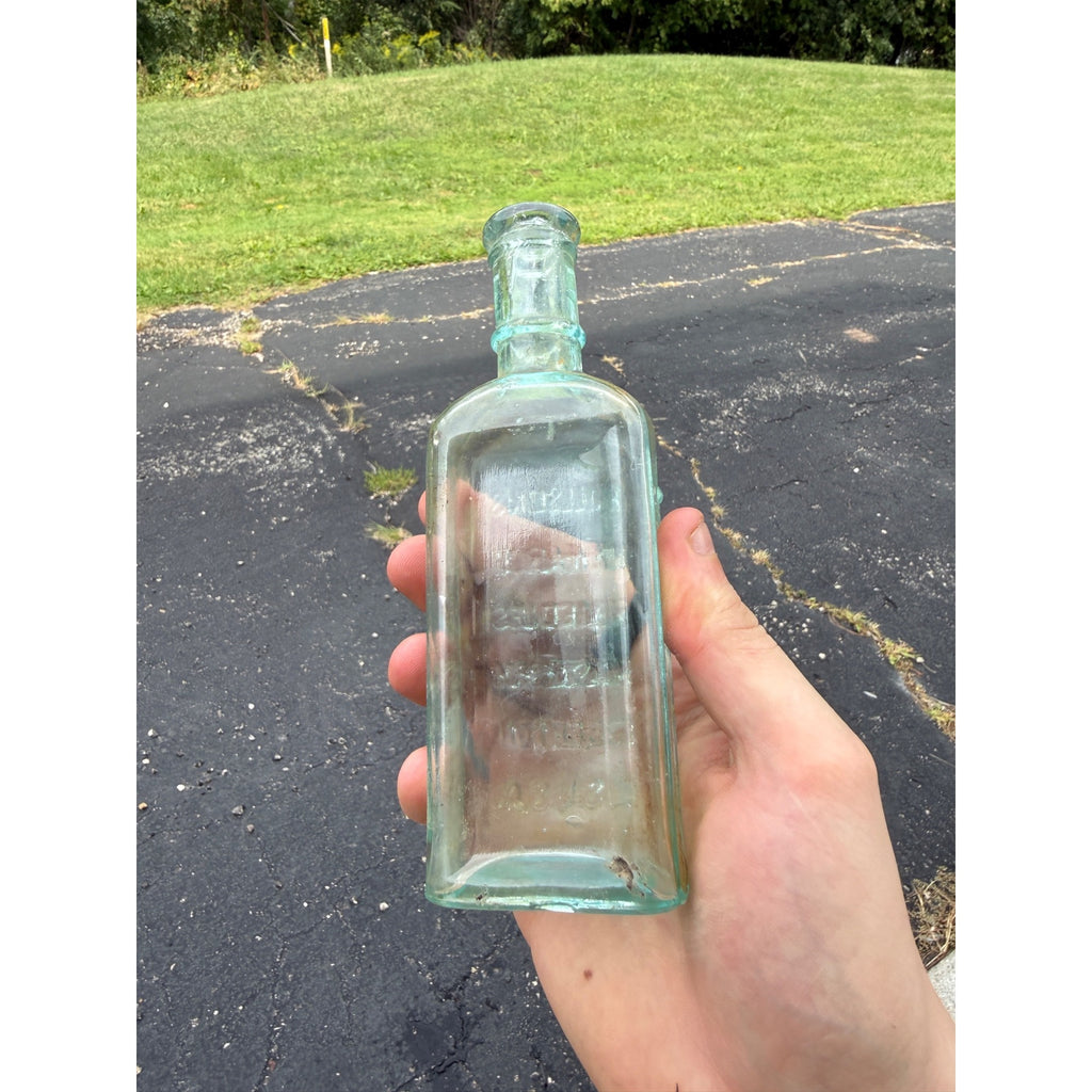 1920s Willson's Monarch Remedies Willson Bros Edgerton , Wis Medicine Bottle