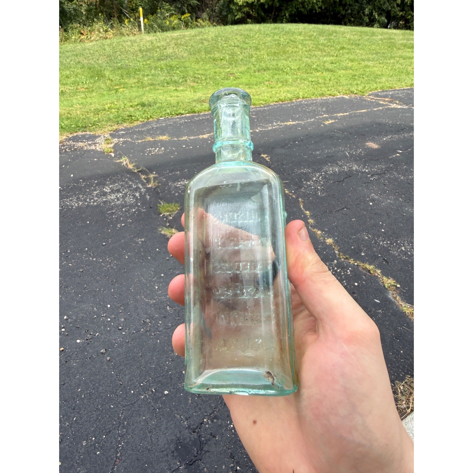 1920s Willson's Monarch Remedies Willson Bros Edgerton , Wis Medicine Bottle