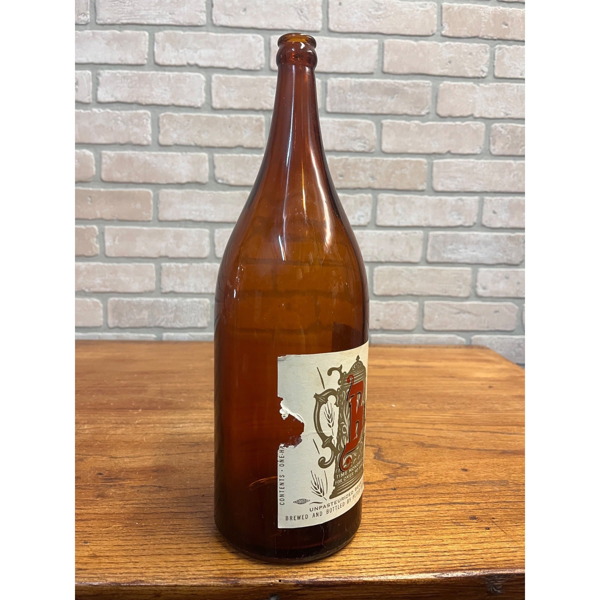 Vintage Bub's Beer Bottle Peter Bub Brewing Co. Winona MN One Half Gallon Picnic