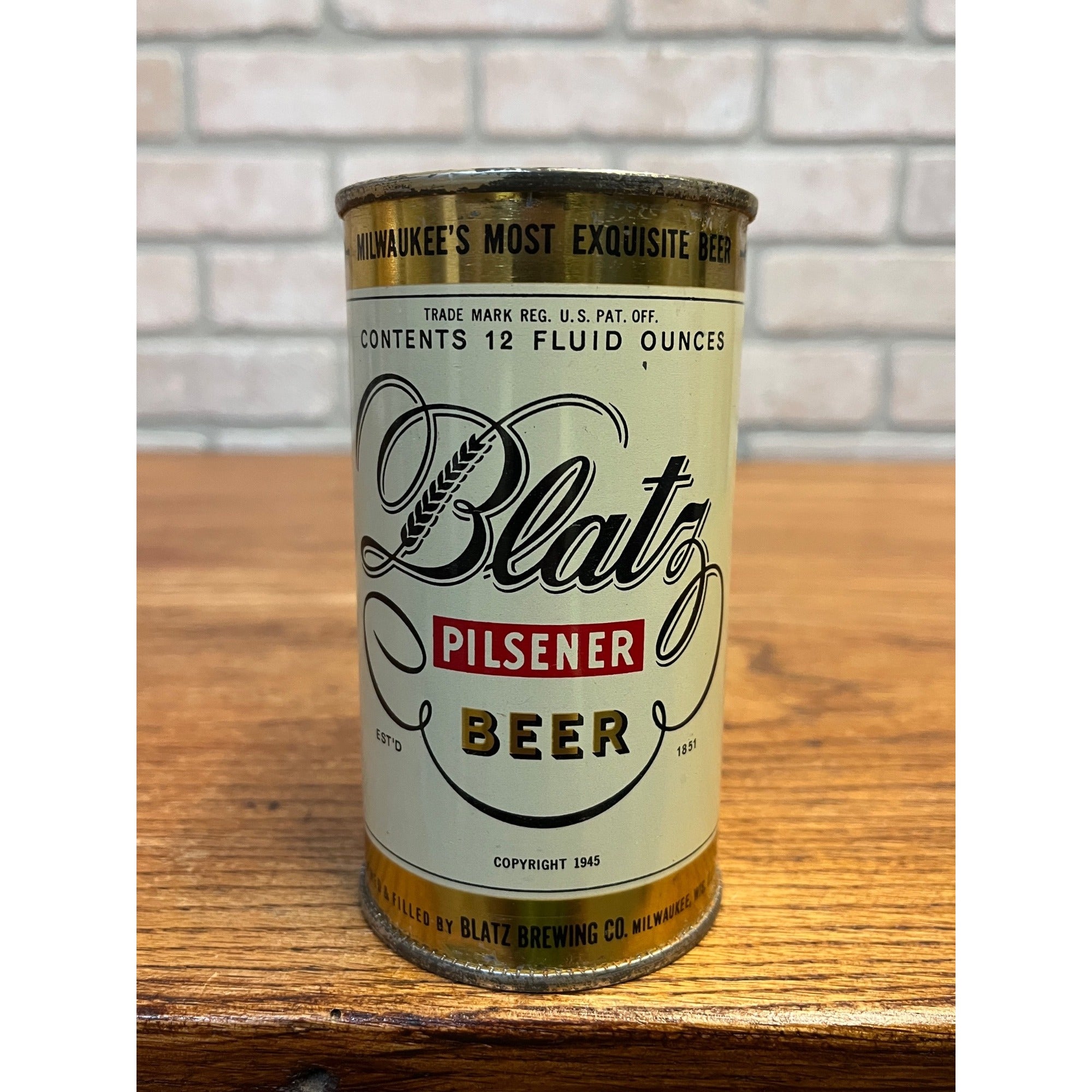 NEAR MINT Blatz Pilsner Beer Flat Top Can Milwaukee 1945 - Near Mint