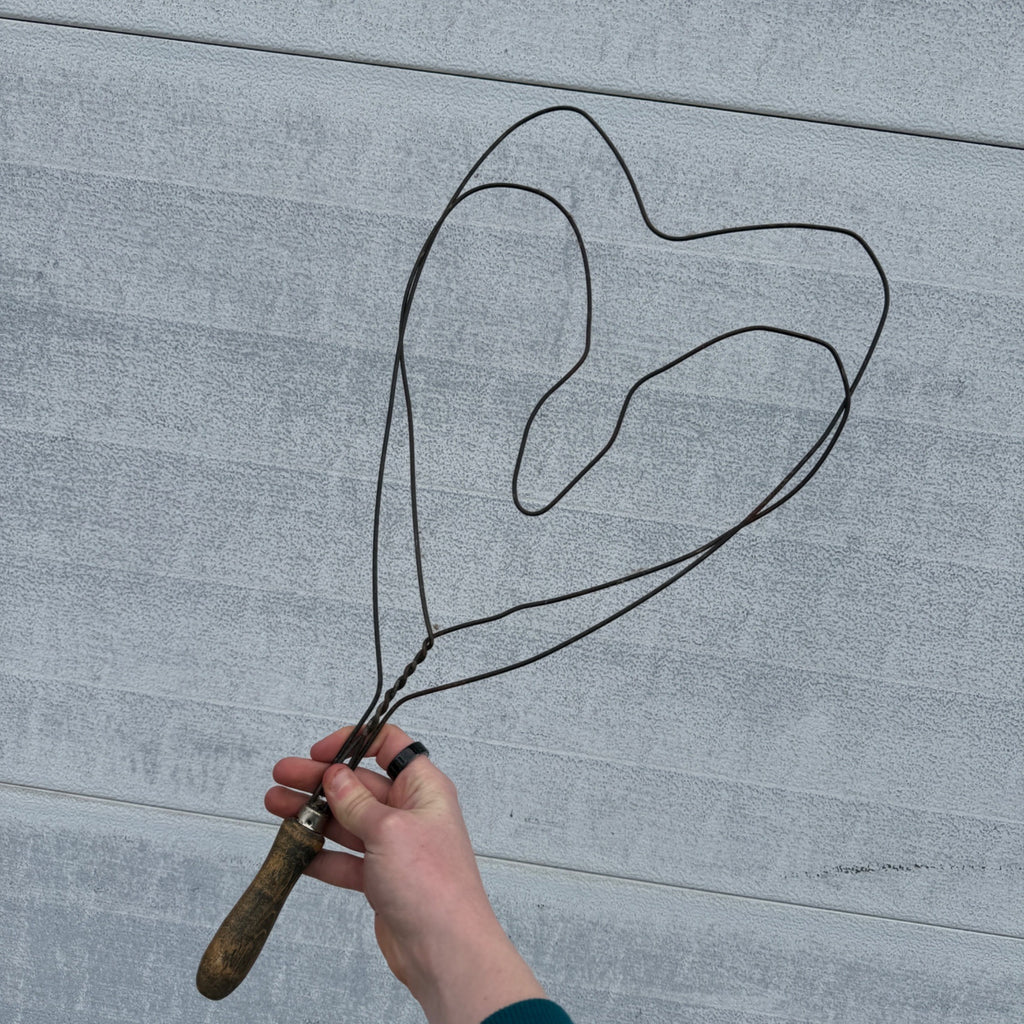 Primitive Heart Rug Wire Beater Tool Vintage Carpet Beater Antique Country