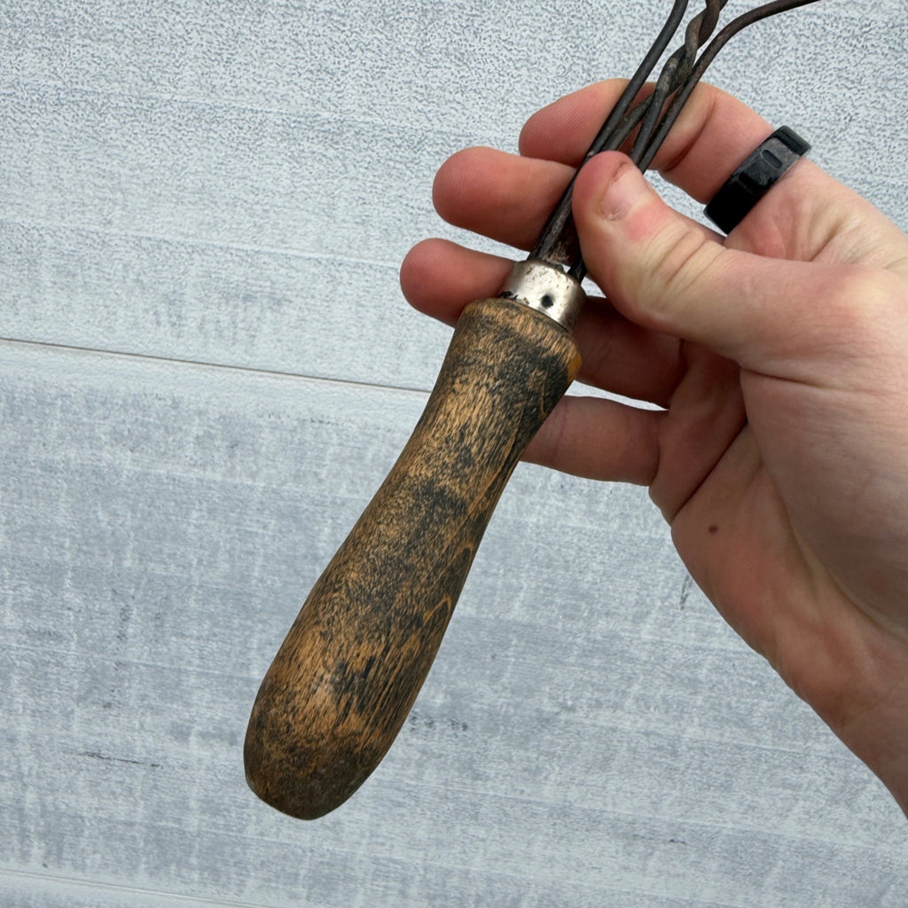 Primitive Heart Rug Wire Beater Tool Vintage Carpet Beater Antique Country