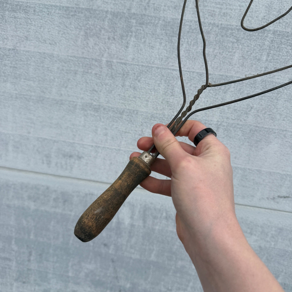 Primitive Heart Rug Wire Beater Tool Vintage Carpet Beater Antique Country