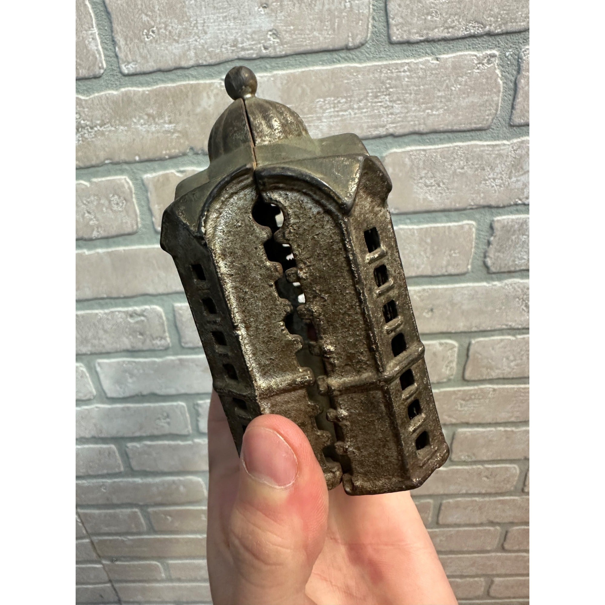 ANTIQUE A.C. WILLIAMS CAST IRON BANK BUILDING STILL BANK