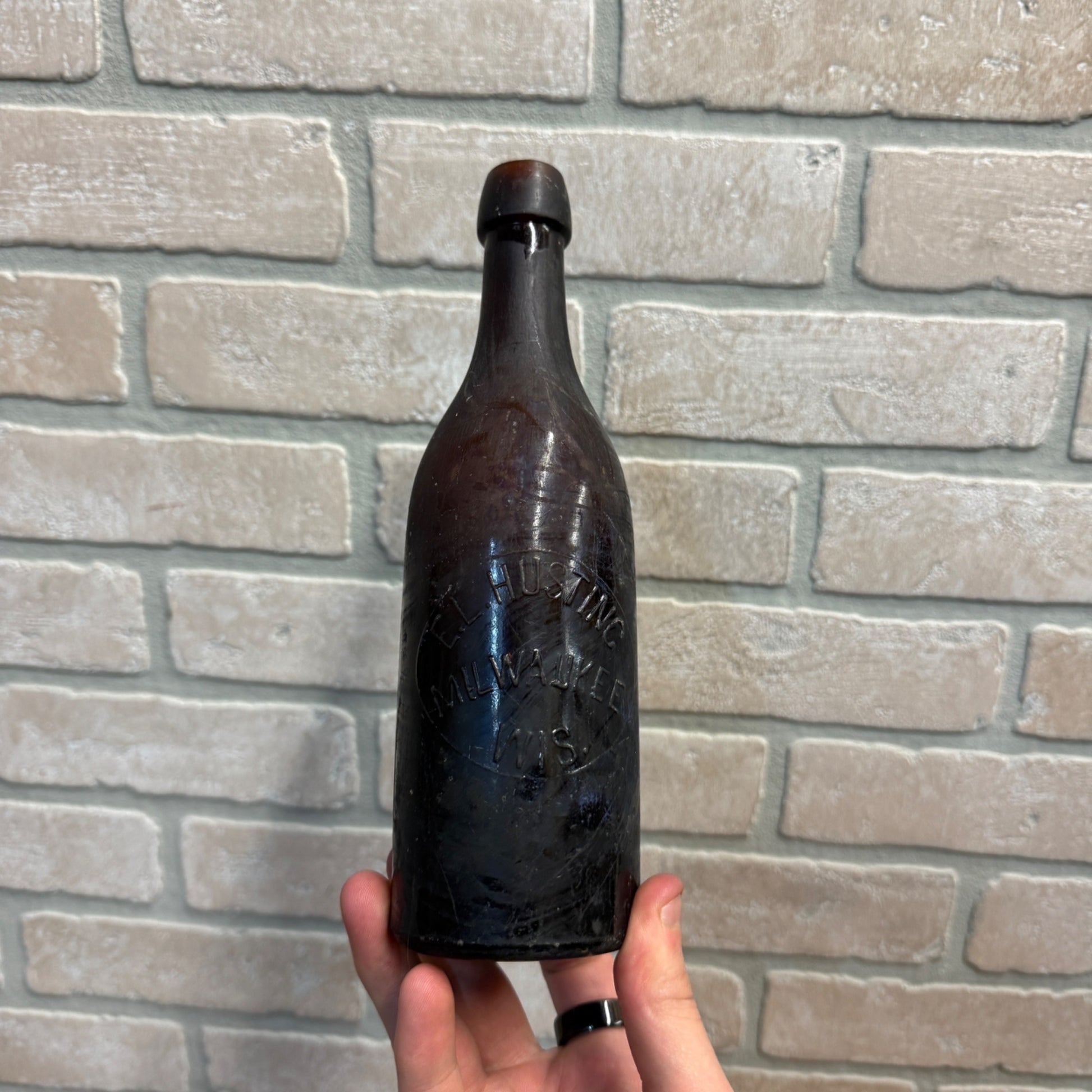 Antique Amber E.L. Husting Milwaukee Wisconsin Beer Bottle I.G. Co