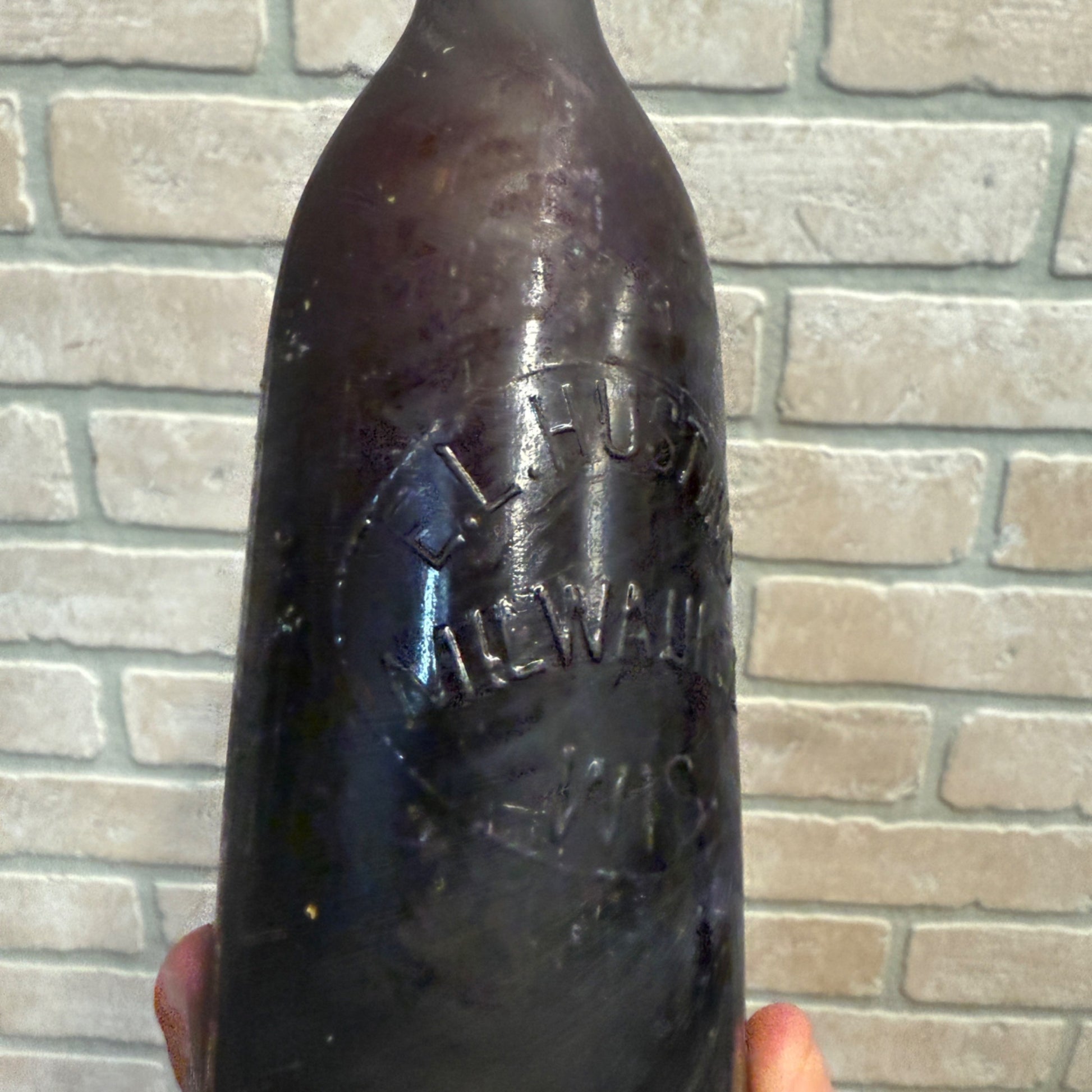 Antique Amber E.L. Husting Milwaukee Wisconsin Beer Bottle I.G. Co