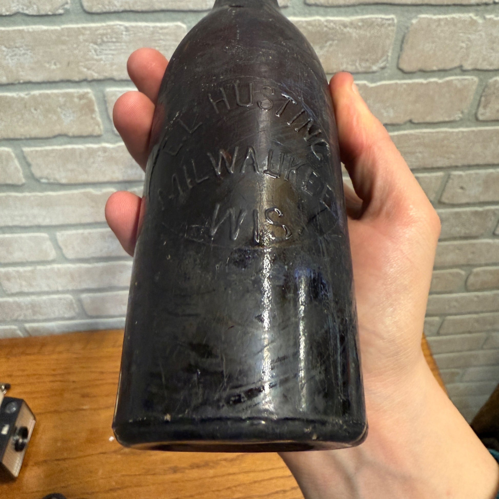 Antique Amber E.L. Husting Milwaukee Wisconsin Beer Bottle I.G. Co