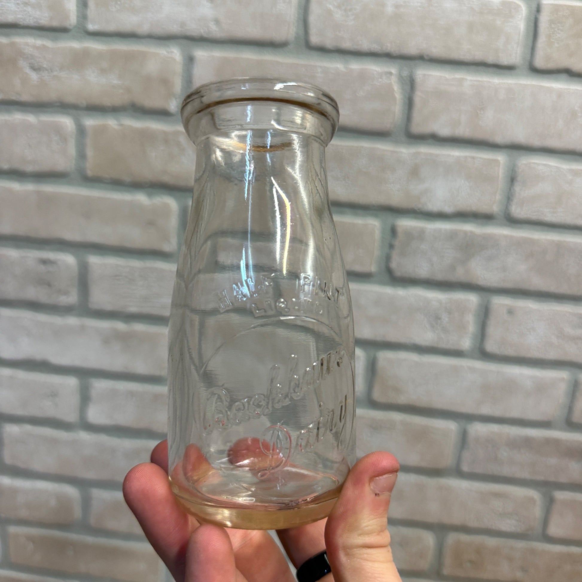 SCARCE Vintage Backhaus Dairy Kewaskum Wis Half Pint Milk Bottle WI Wisconsin