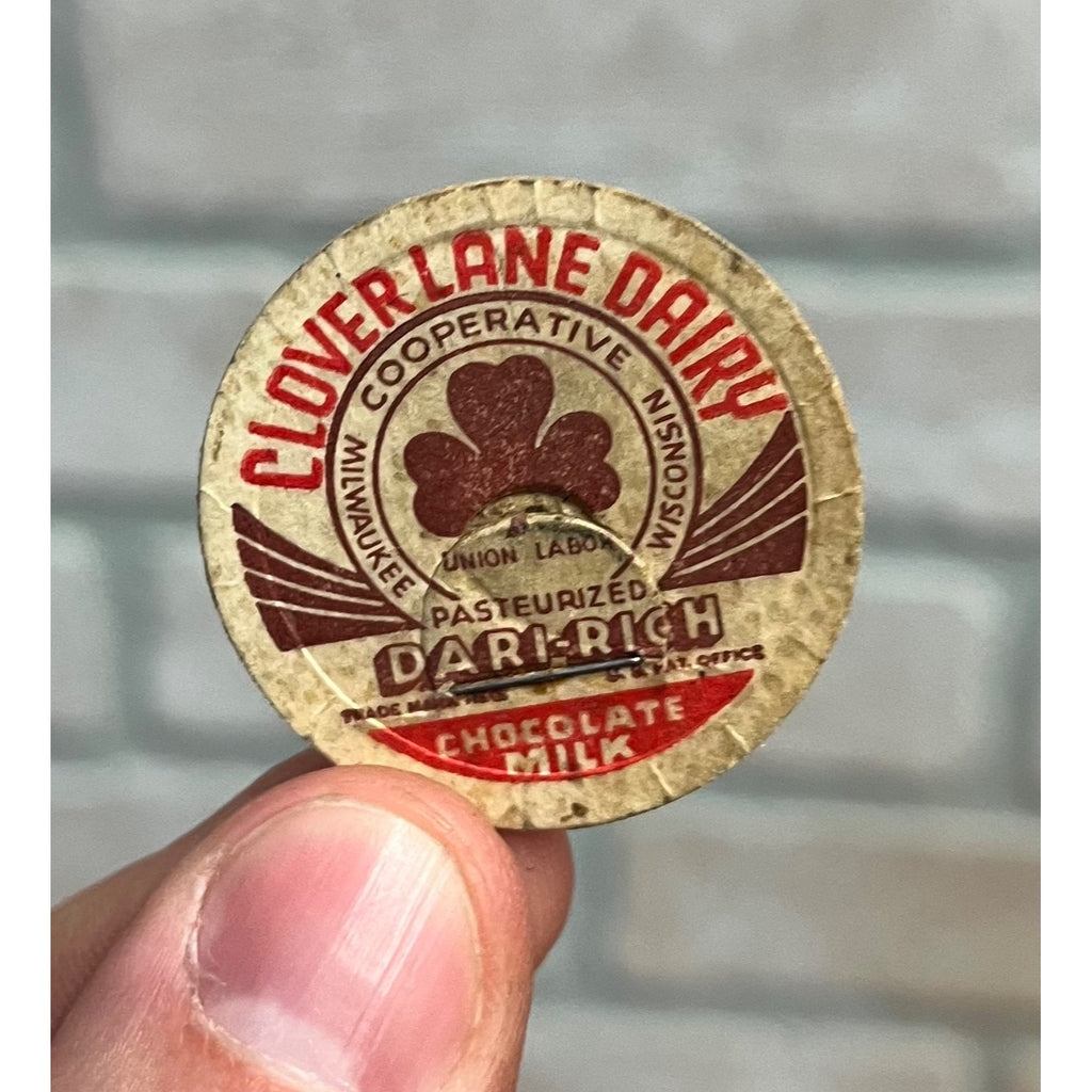 Vintage Clover Lane Dairy Co. Milwaukee Wisconsin Milk Bottle Cap 1-5/16
