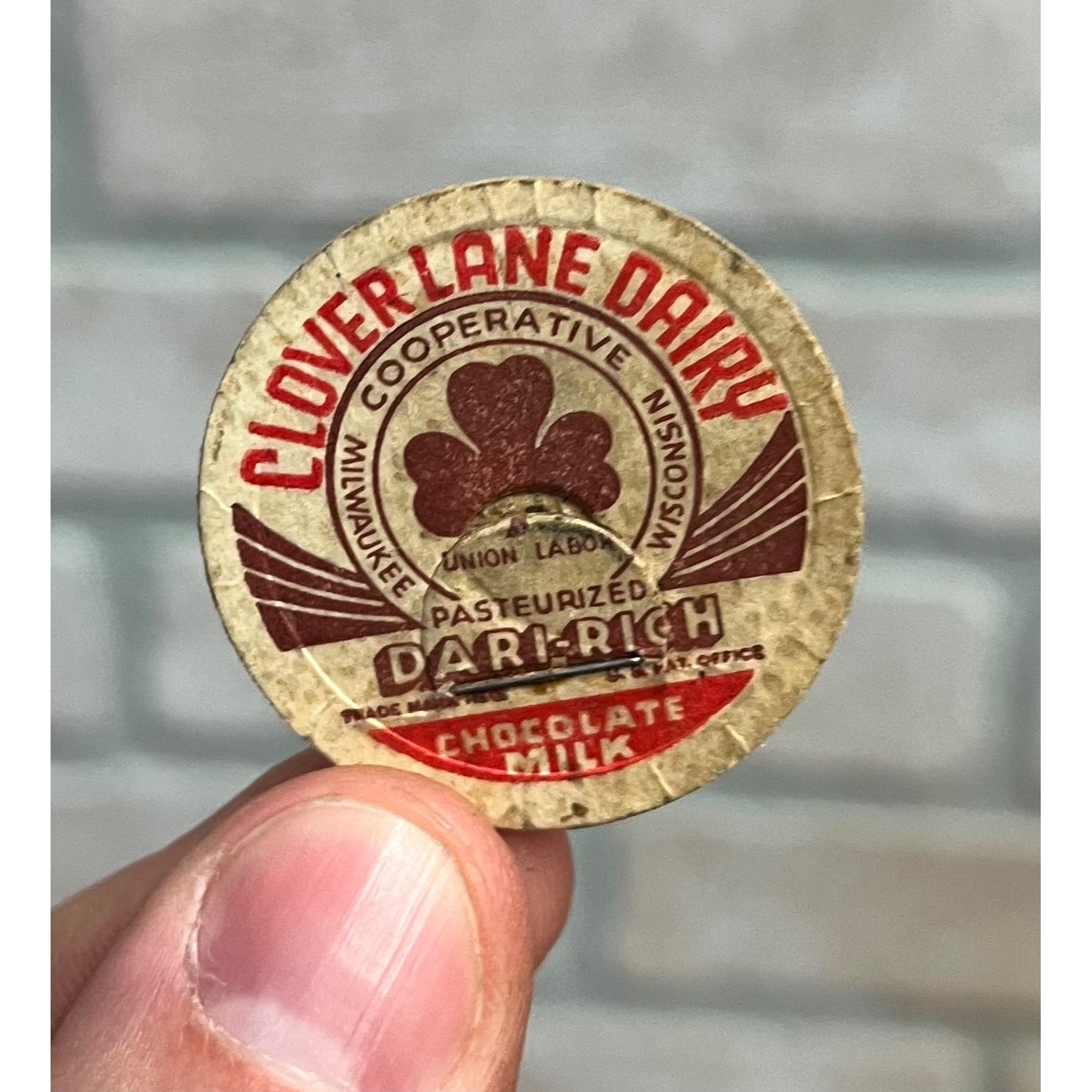 Vintage Clover Lane Dairy Co. Milwaukee Wisconsin Milk Bottle Cap 1-5/16
