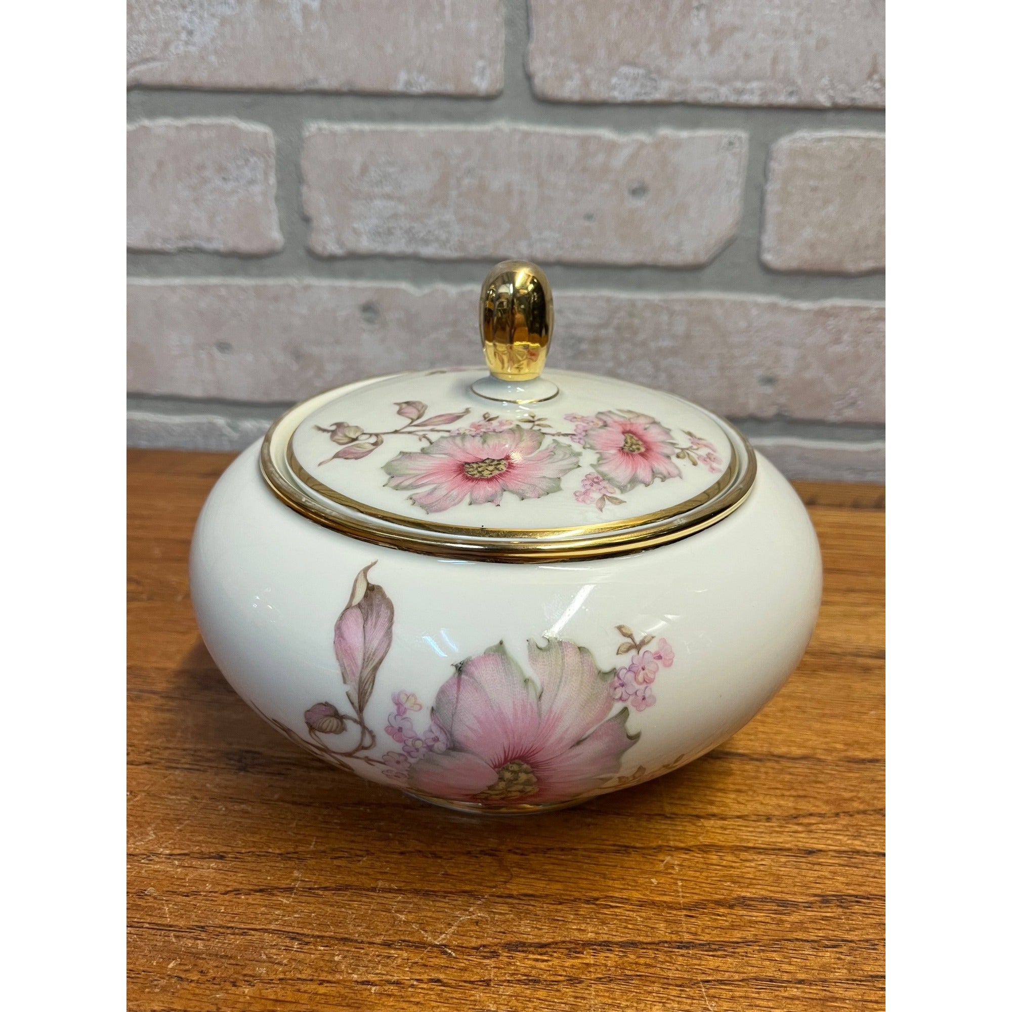 Bavaria Elfenbein Porzellan Serving Bowl with Lid Elegant Flowers Ceramic