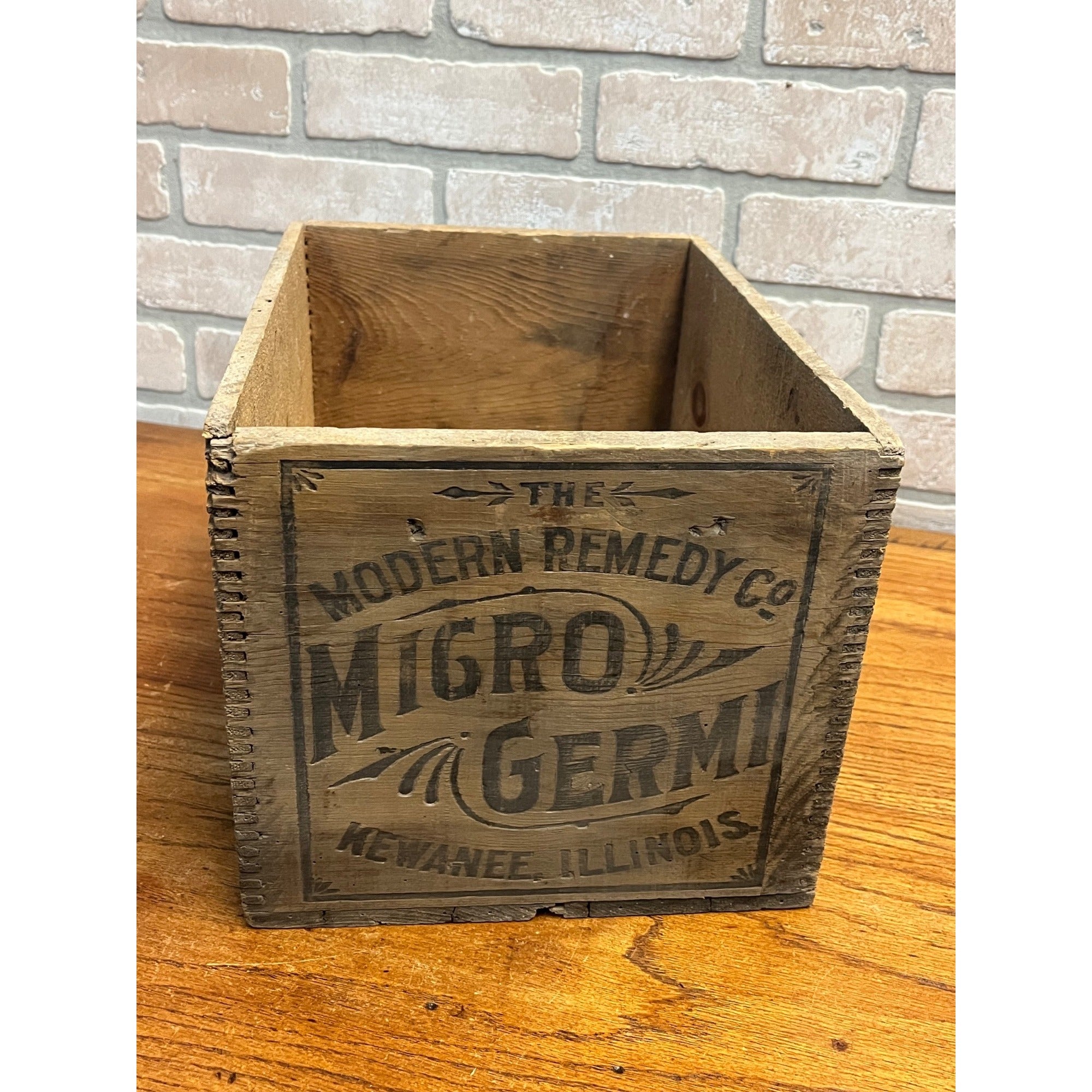 RARE Vintage 1900s Migro Germi Modern Remedy Co Kewanee Illinois Bottle Crate