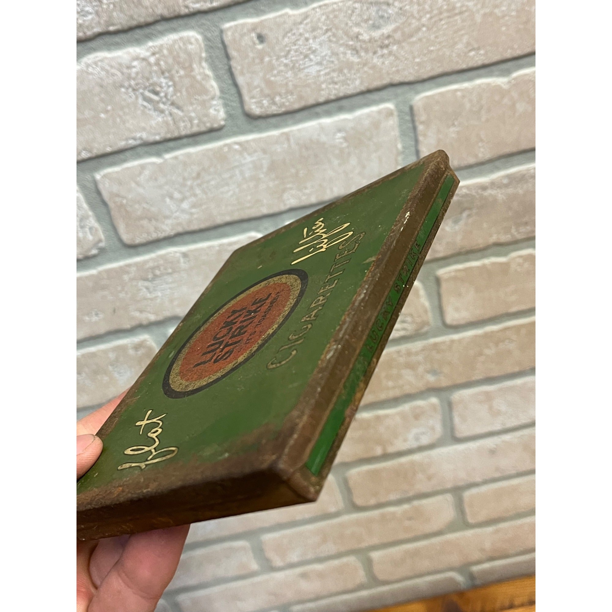 Vintage Lucky Strike Flat Fifties Cigarette Tin Case Advertising