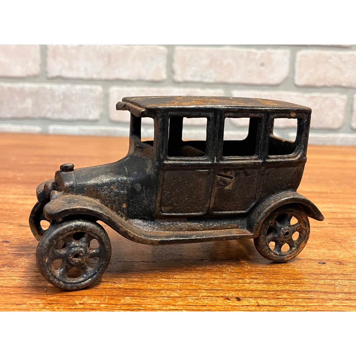 Vintage 1950s Cast Iron Ford Model T Automobile Sedan Car Iron Art JM137