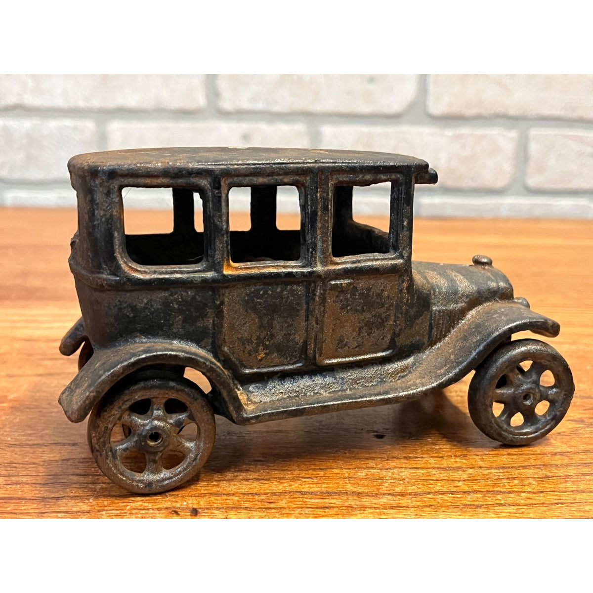 Vintage 1950s Cast Iron Ford Model T Automobile Sedan Car Iron Art JM137