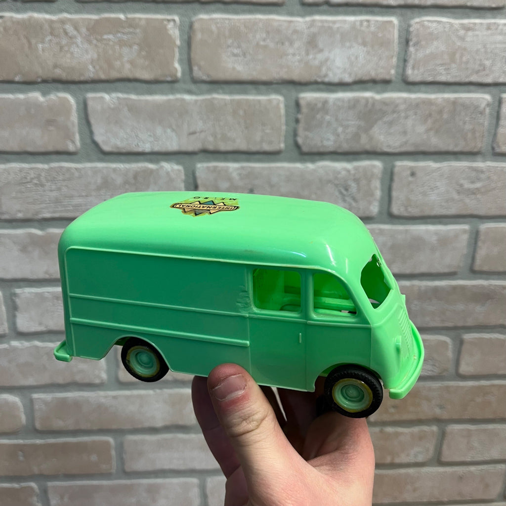 International Harvester Metro Truck Product Miniature Dealership Card Holder