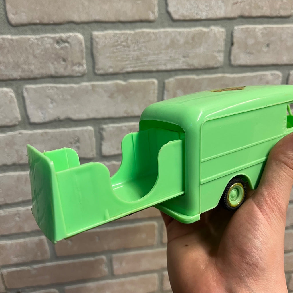 International Harvester Metro Truck Product Miniature Dealership Card Holder