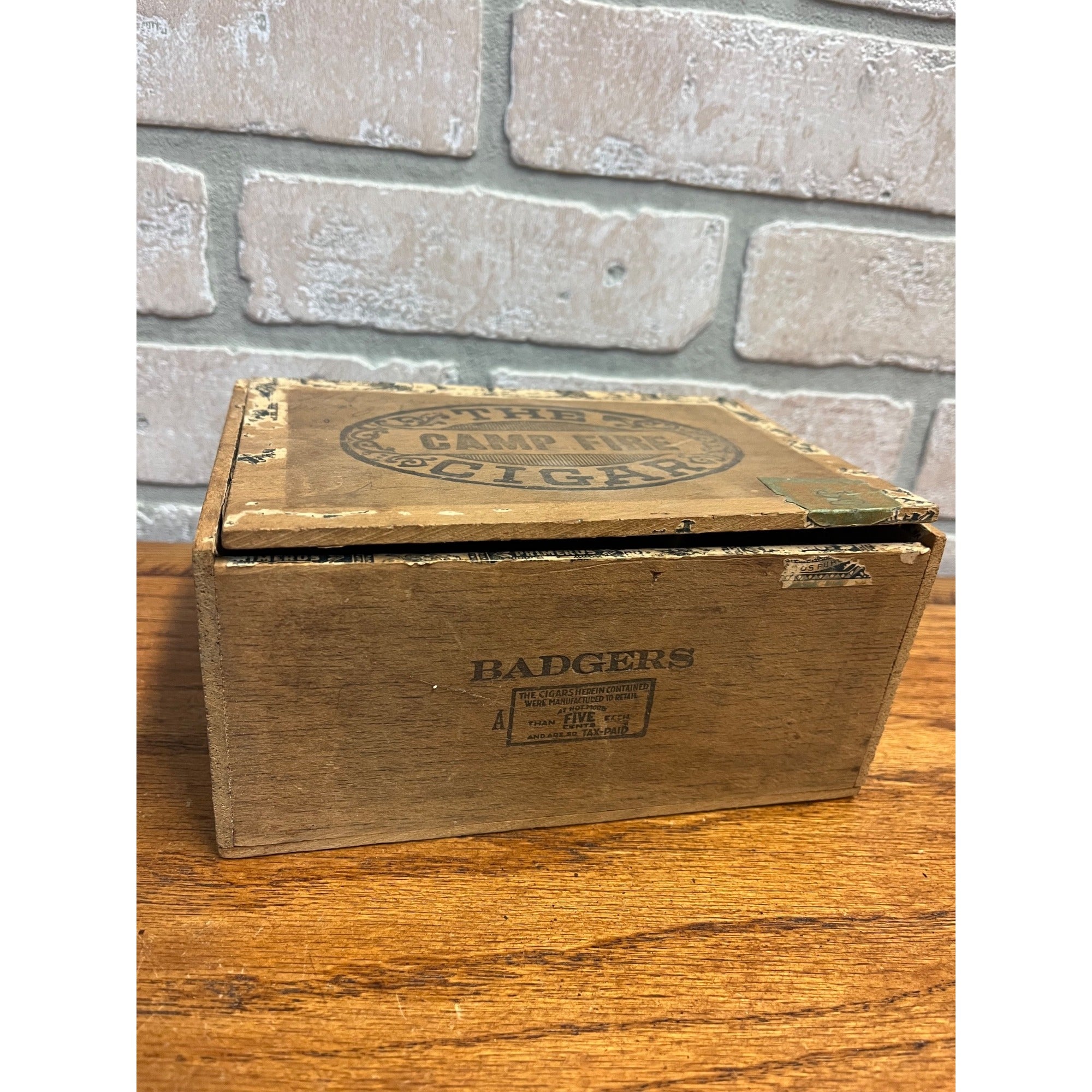 Vintage The Camp Fire Cigar Box John H. Haas Barton, Wisconsin Advertising WI