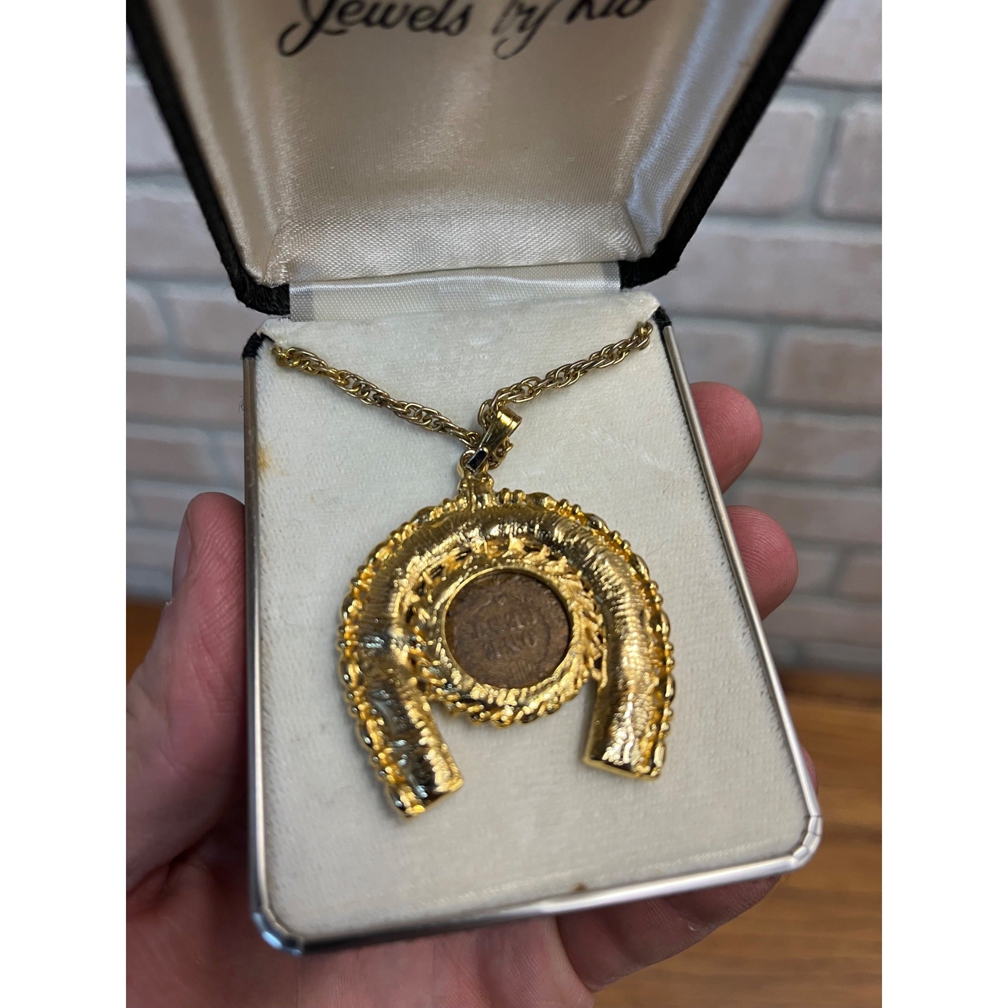 Vintage 1906 Good Luck Indian Head Penny In Horseshoe Charm/Pendant/Necklace