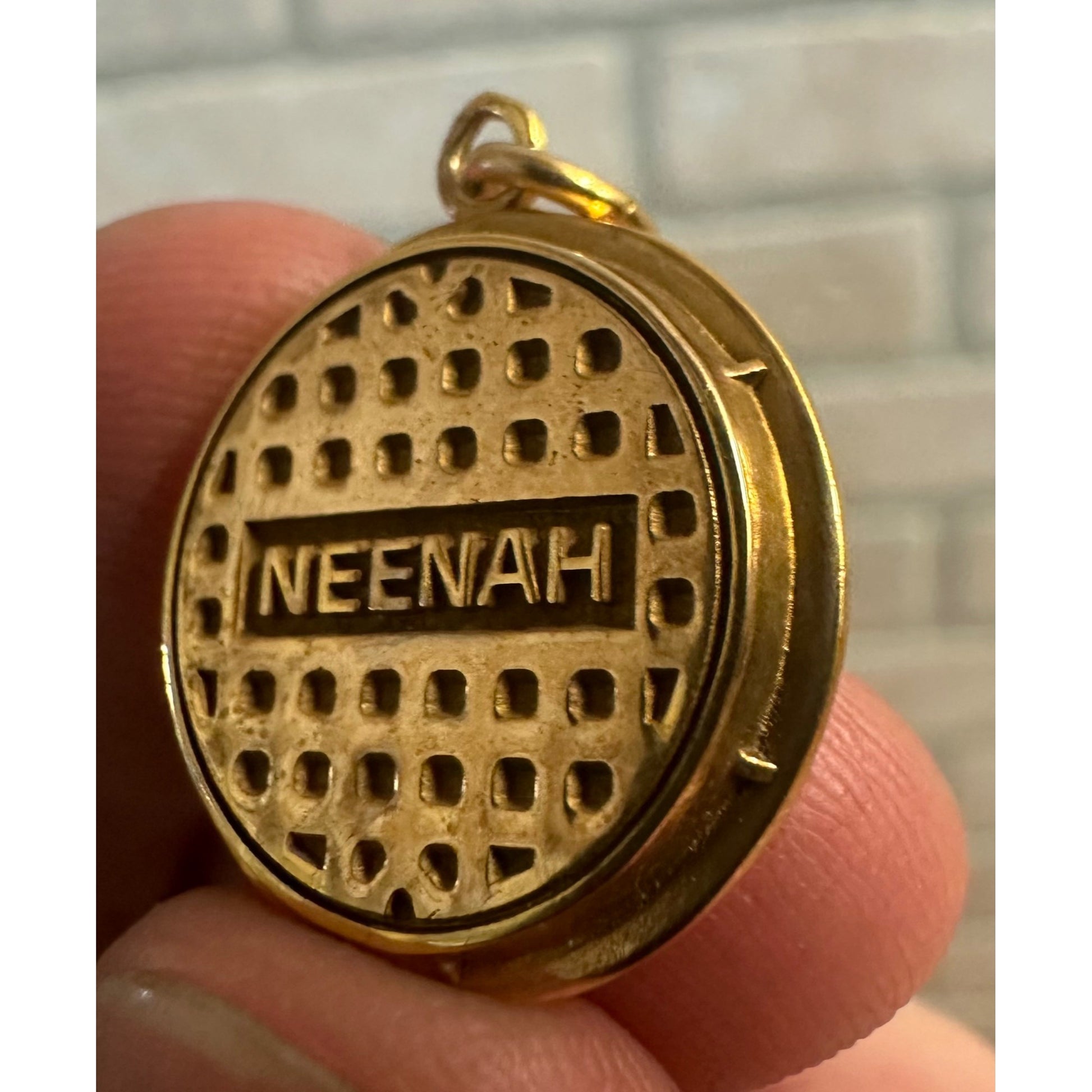 Vintage 14k Yellow Gold Neenah Foundry Employee Service Pin 6.40 Grams