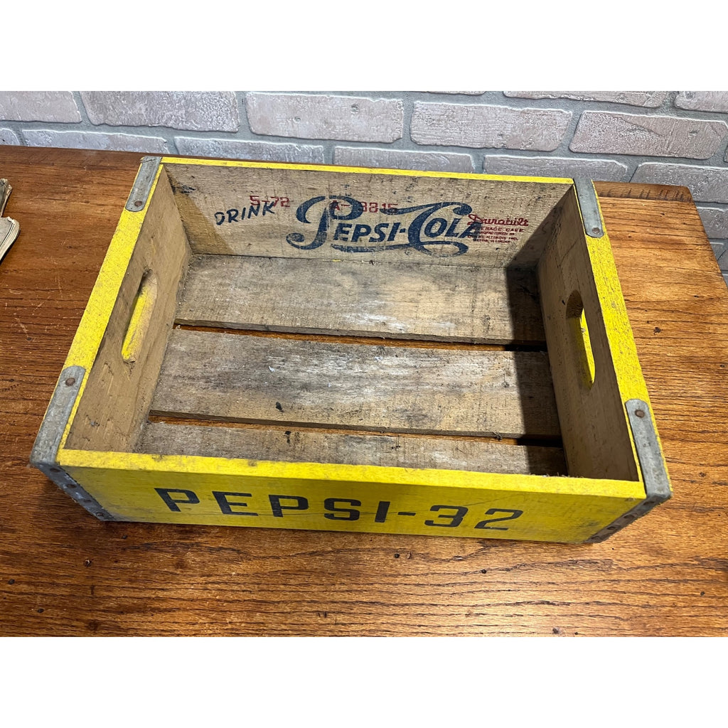 Vintage Wooden Pepsi Cola Durabilt Soda Crate Yellow Paint 32 Bottle Capacity Alton, Illinois