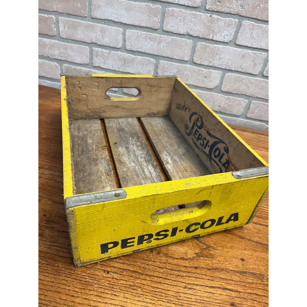 Vintage Wooden Pepsi Cola Durabilt Soda Crate Yellow Paint 32 Bottle Capacity Alton, Illinois