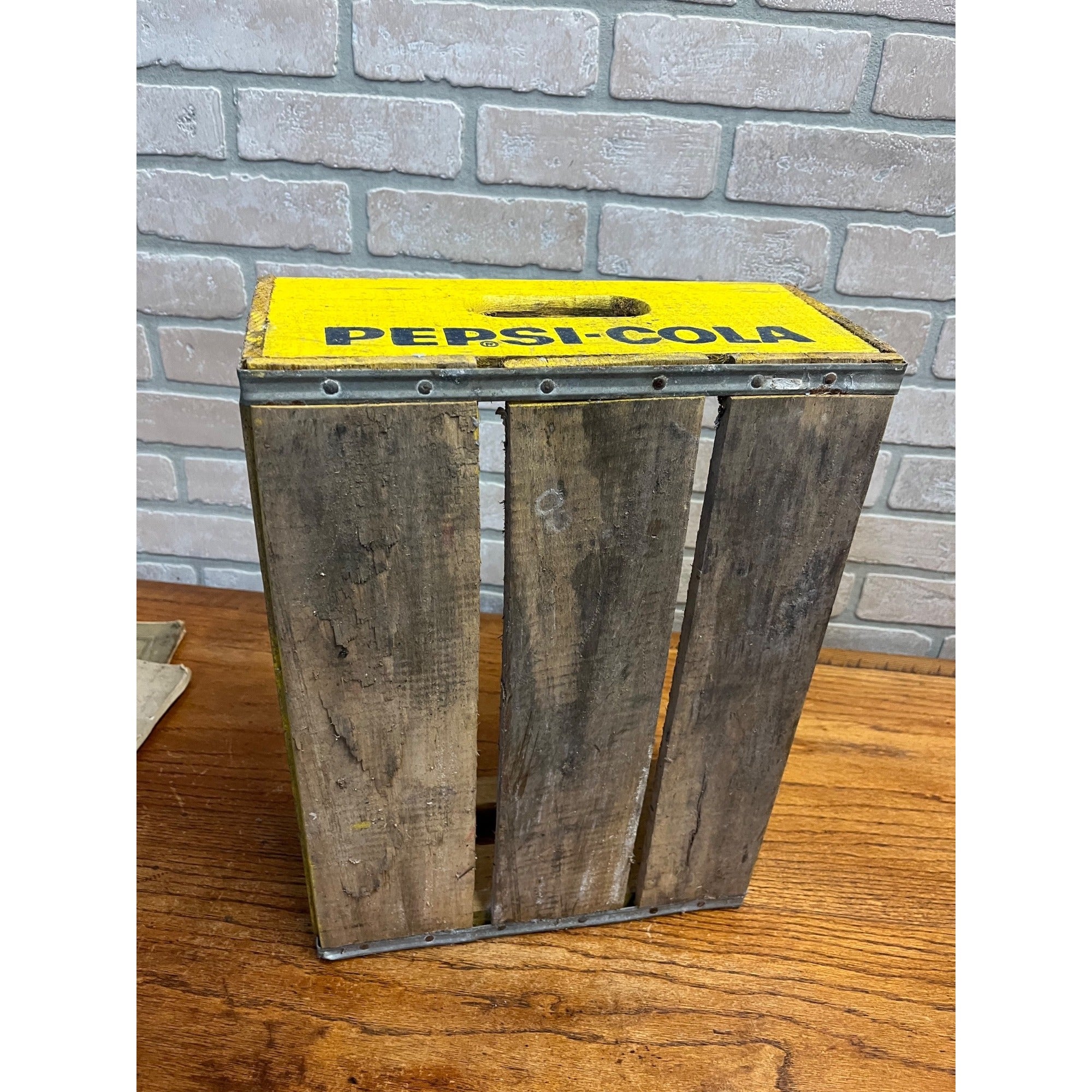 Vintage Wooden Pepsi Cola Durabilt Soda Crate Yellow Paint 32 Bottle Capacity Alton, Illinois