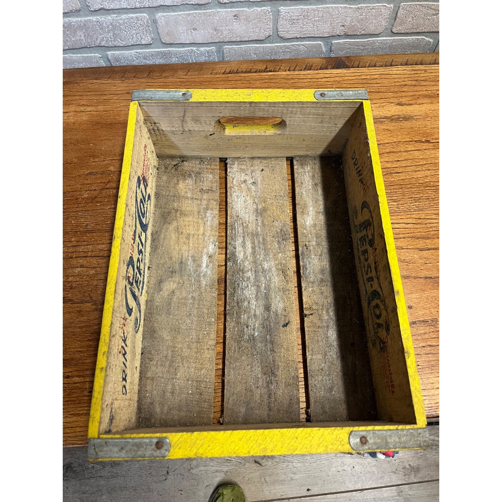 Vintage Wooden Pepsi Cola Durabilt Soda Crate Yellow Paint 32 Bottle Capacity Alton, Illinois