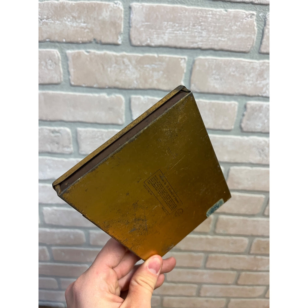 Vintage 1930s Chesterfield Flat Tin Hinged Can Cigarettes Liggett & Myer Tobacco