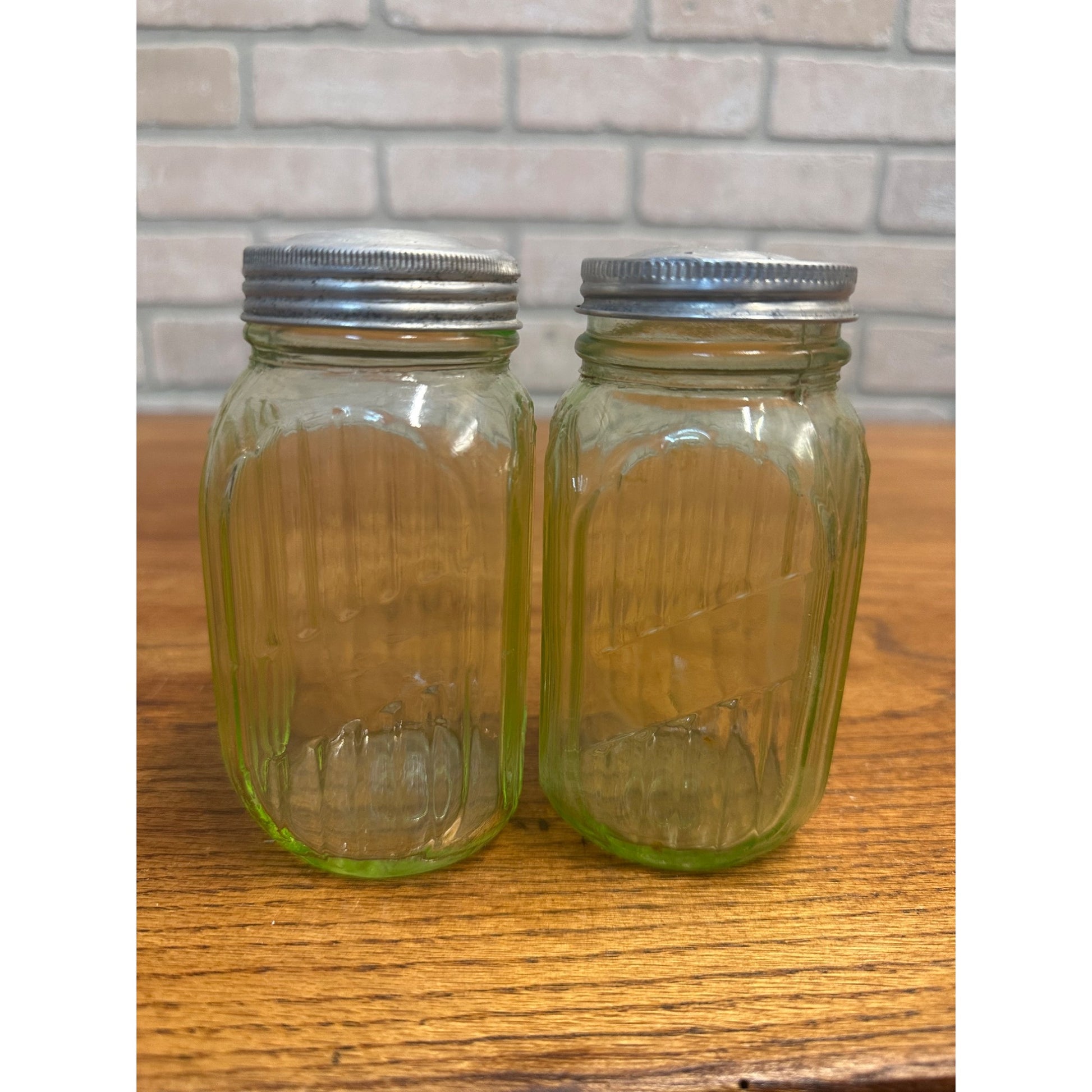 Vintage Uranium Glass Ribbed Salt & Pepper Shaker Set 5" Anchor Hocking w/ Lids