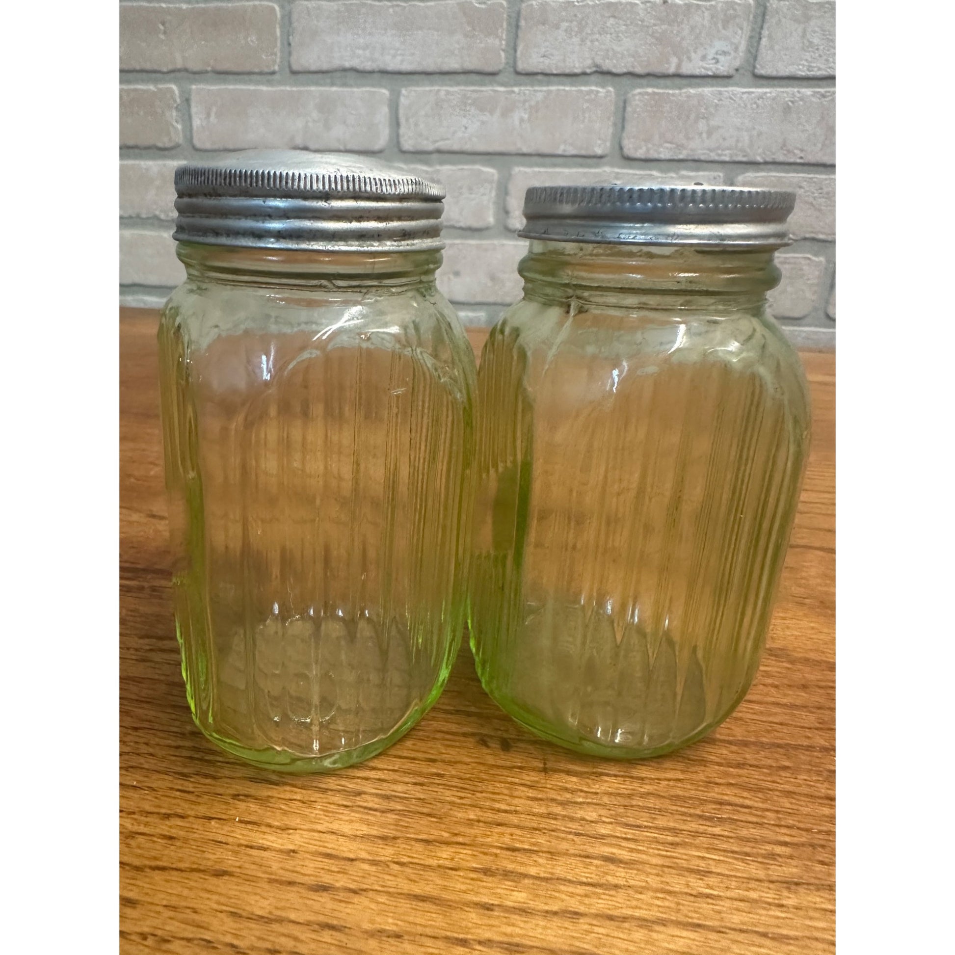 Vintage Uranium Glass Ribbed Salt & Pepper Shaker Set 5" Anchor Hocking w/ Lids