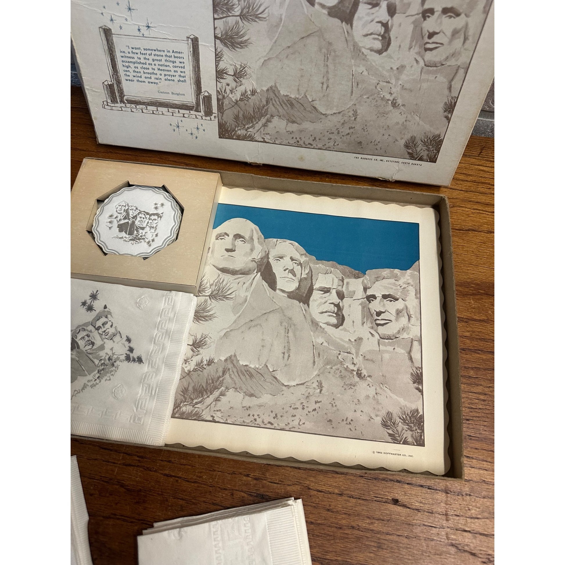 Vintage Mount Rushmore Table Settings Burgess Co. w/ Box Napkins Coasters ++