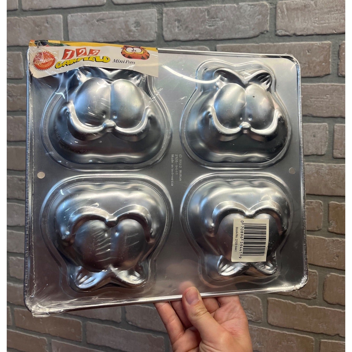 Vtg 1993 Wilton Garfield Mini Cake Pan NOS 2105-9441 Party Baking