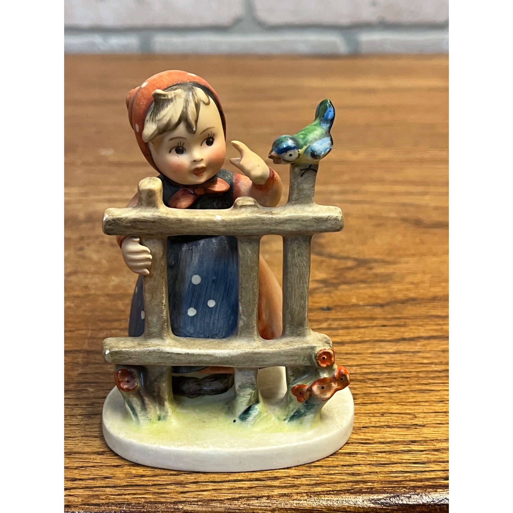 RARE Vintage Goebel Hummel Signs of Spring #203 Two Shoe TMK2 Full Bee