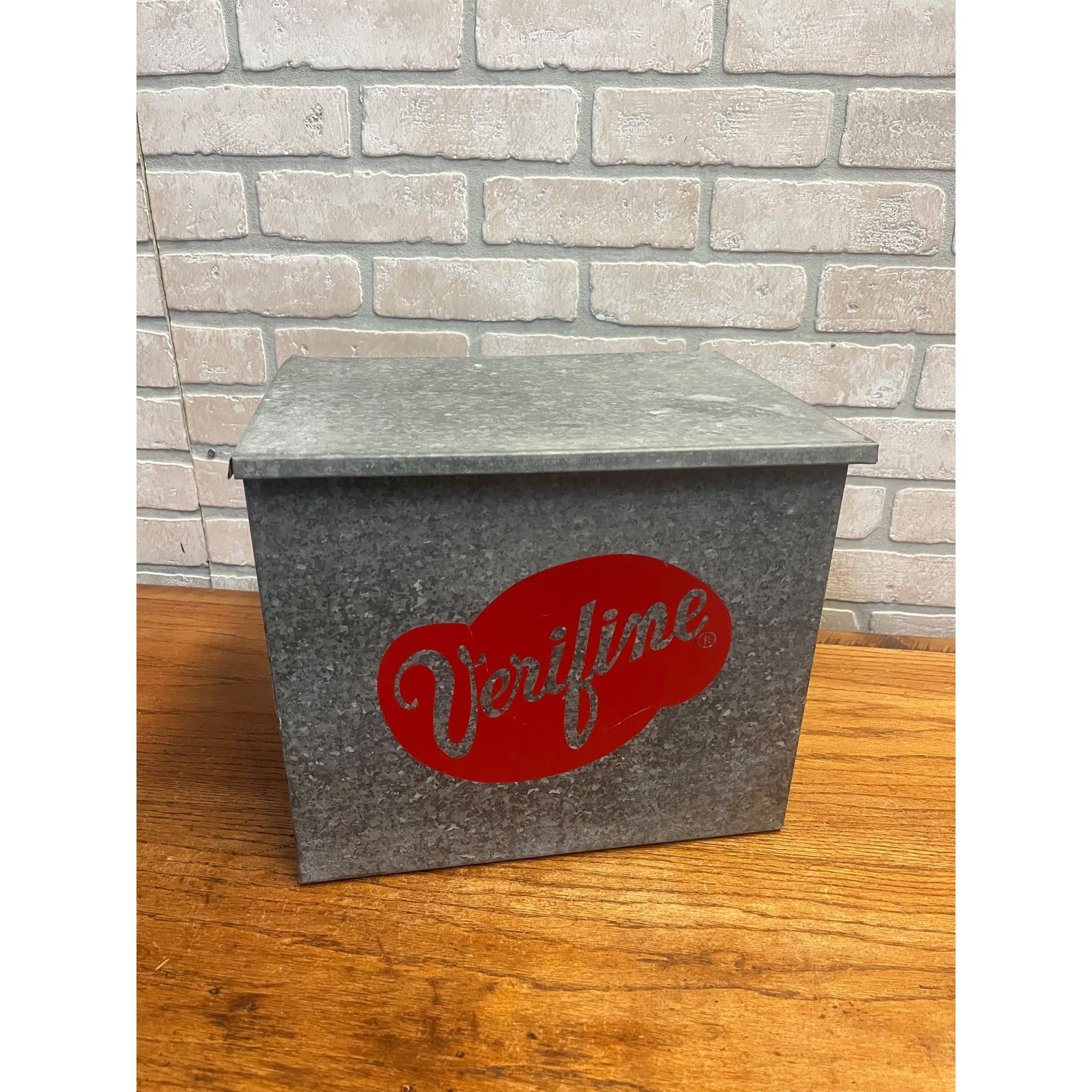 VTG VERIFINE DAIRY GALVANIZED PORCH MILK BOX BOTTLE COOLER WISCONSIN