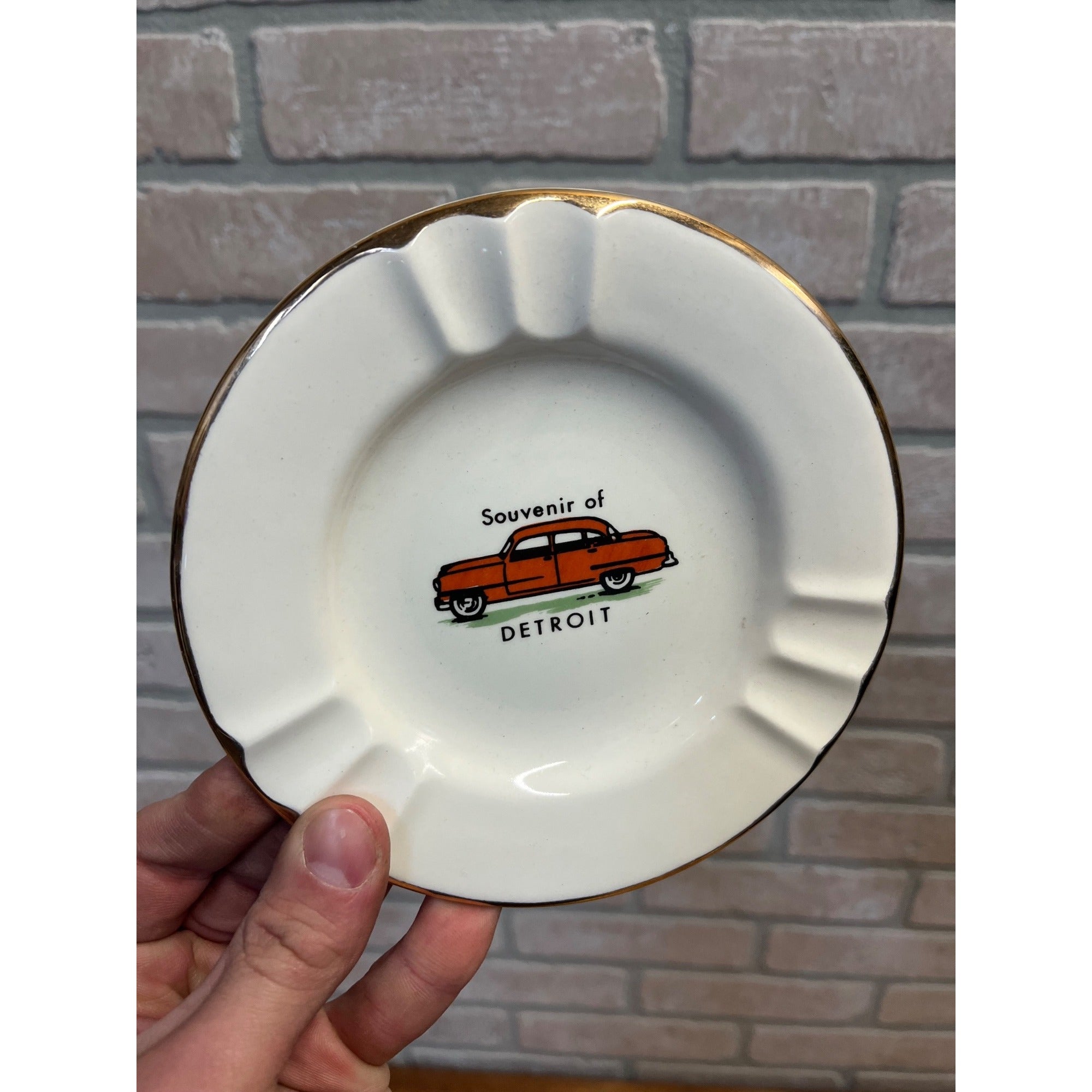 Vintage 1950s Souvenir of Detroit Michigan Mich. MI Ceramic Ashtray Trinket 6"