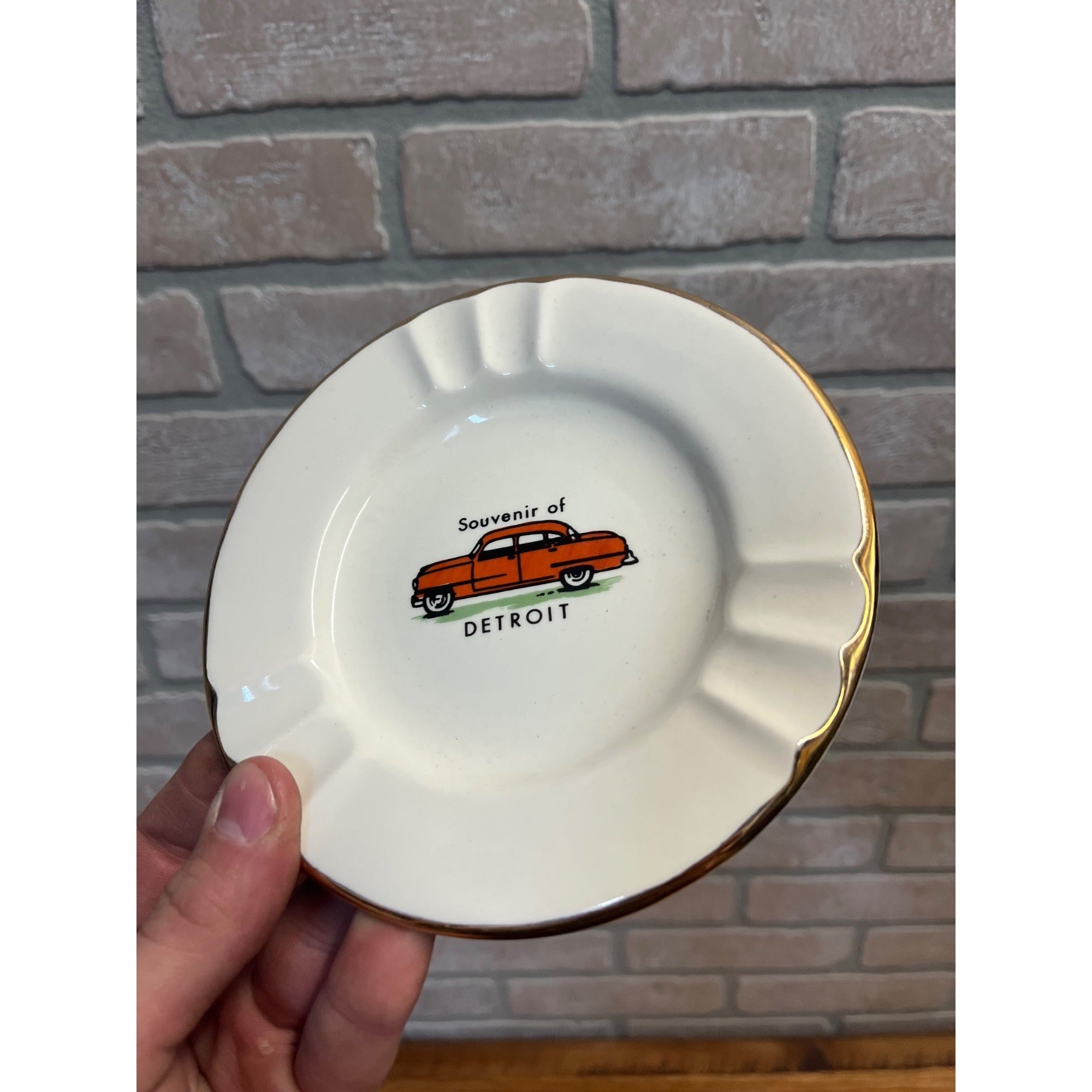 Vintage 1950s Souvenir of Detroit Michigan Mich. MI Ceramic Ashtray Trinket 6"