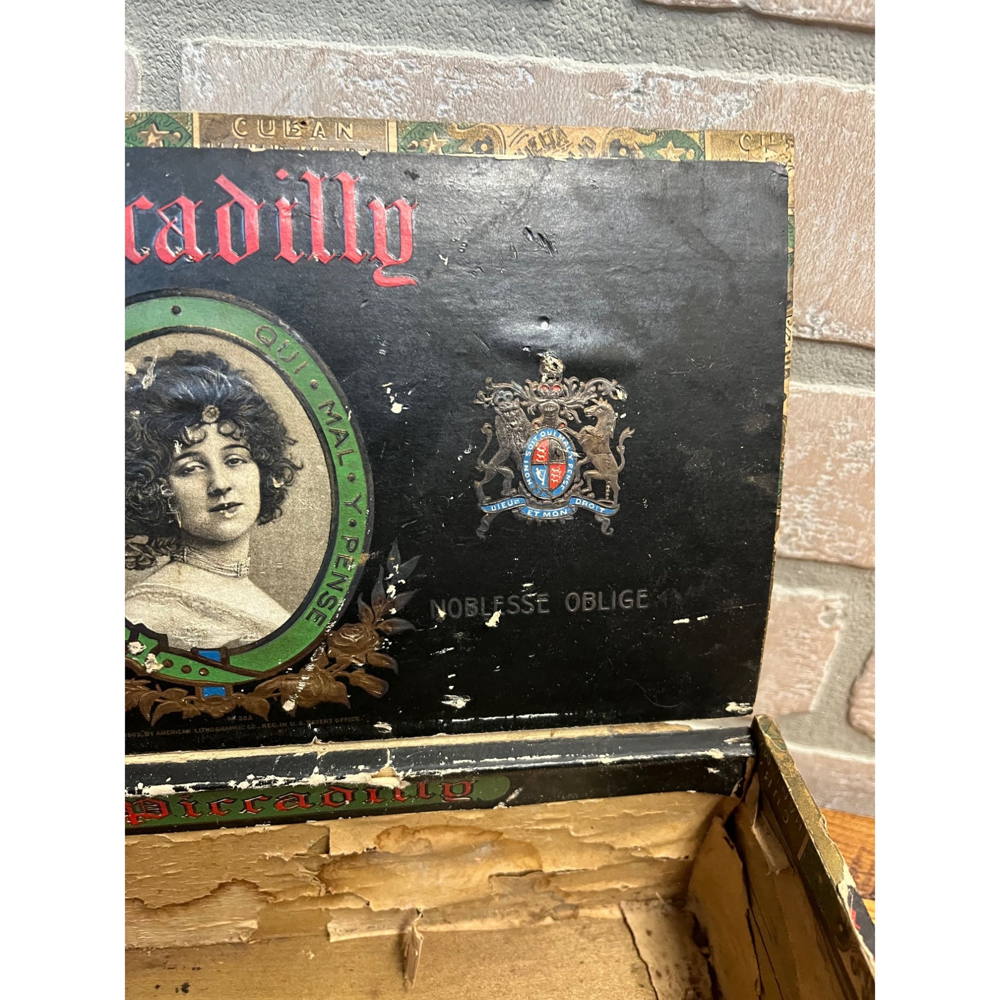 RARE Vintage Piccadilly Cigar Wooden Box Advertising Pennsylvania Store Display