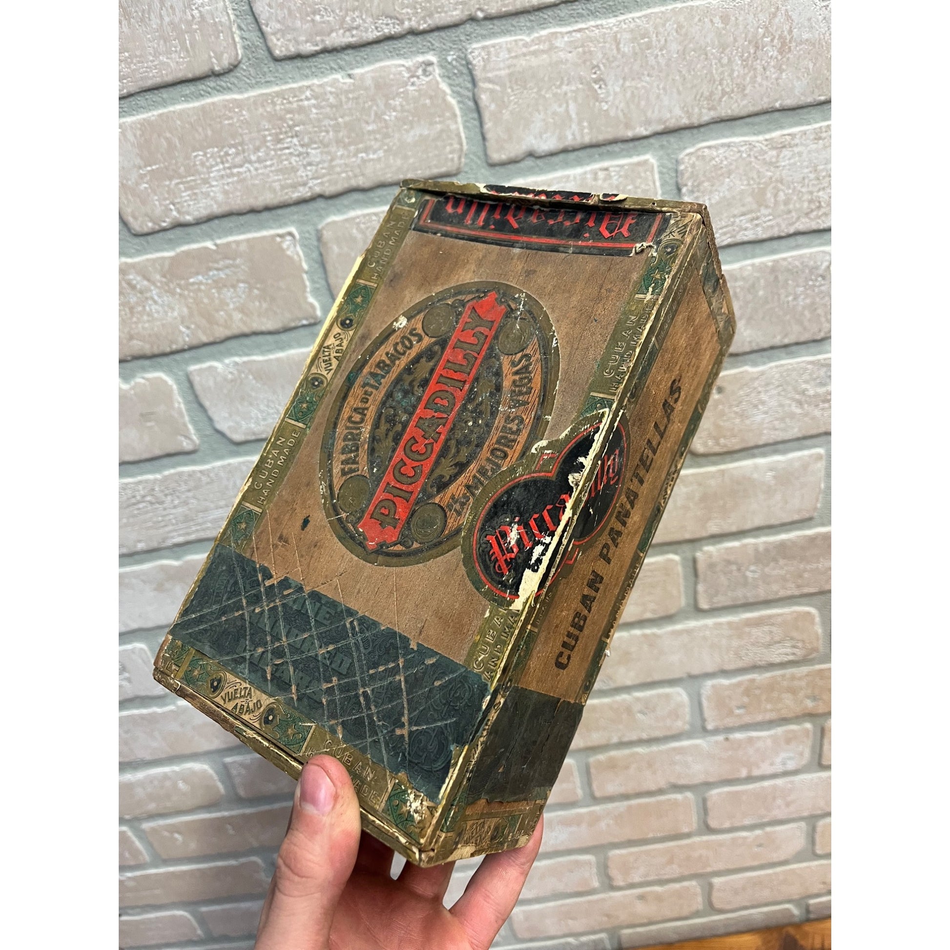 RARE Vintage Piccadilly Cigar Wooden Box Advertising Pennsylvania Store Display