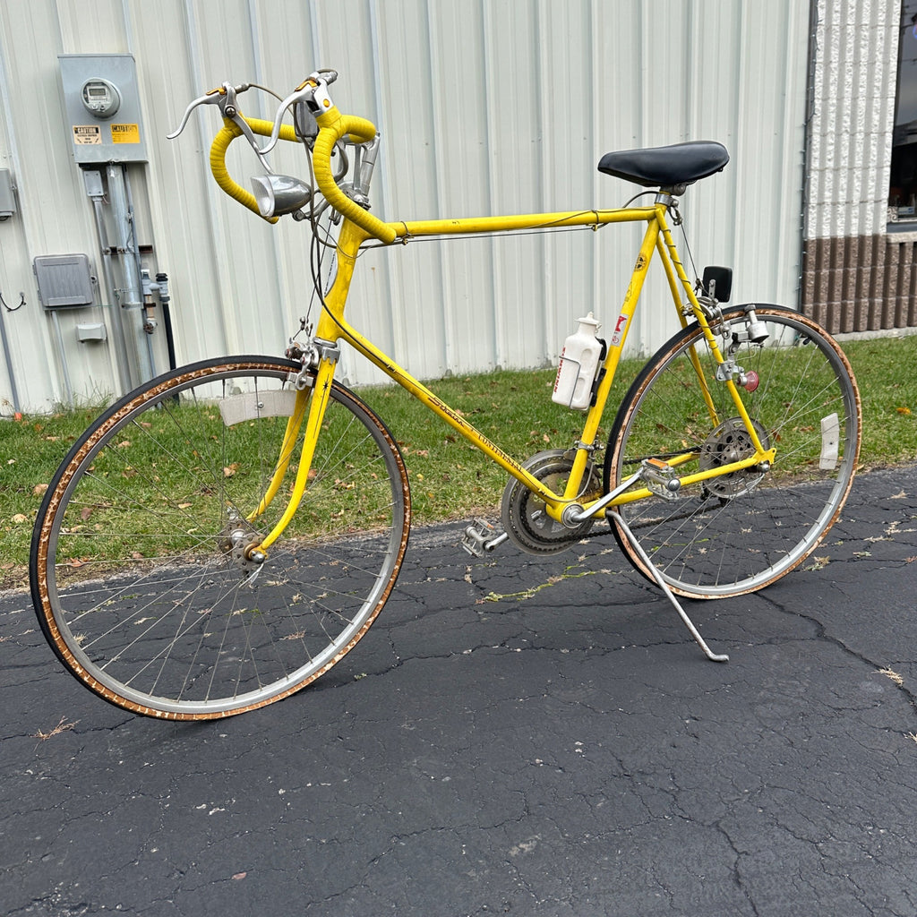 Vintage 1975 Schwinn Continental Men's Bicycle Yellow – Brothers Antiques Vintage 1975 Schwinn Continental Men's Bicycle Yellow – Brothers Antiques