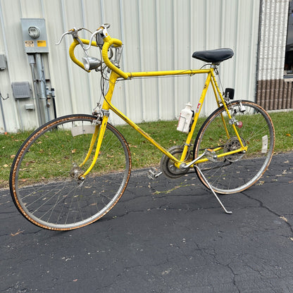 Vintage 1975 Schwinn Continental Men's Bicycle Yellow