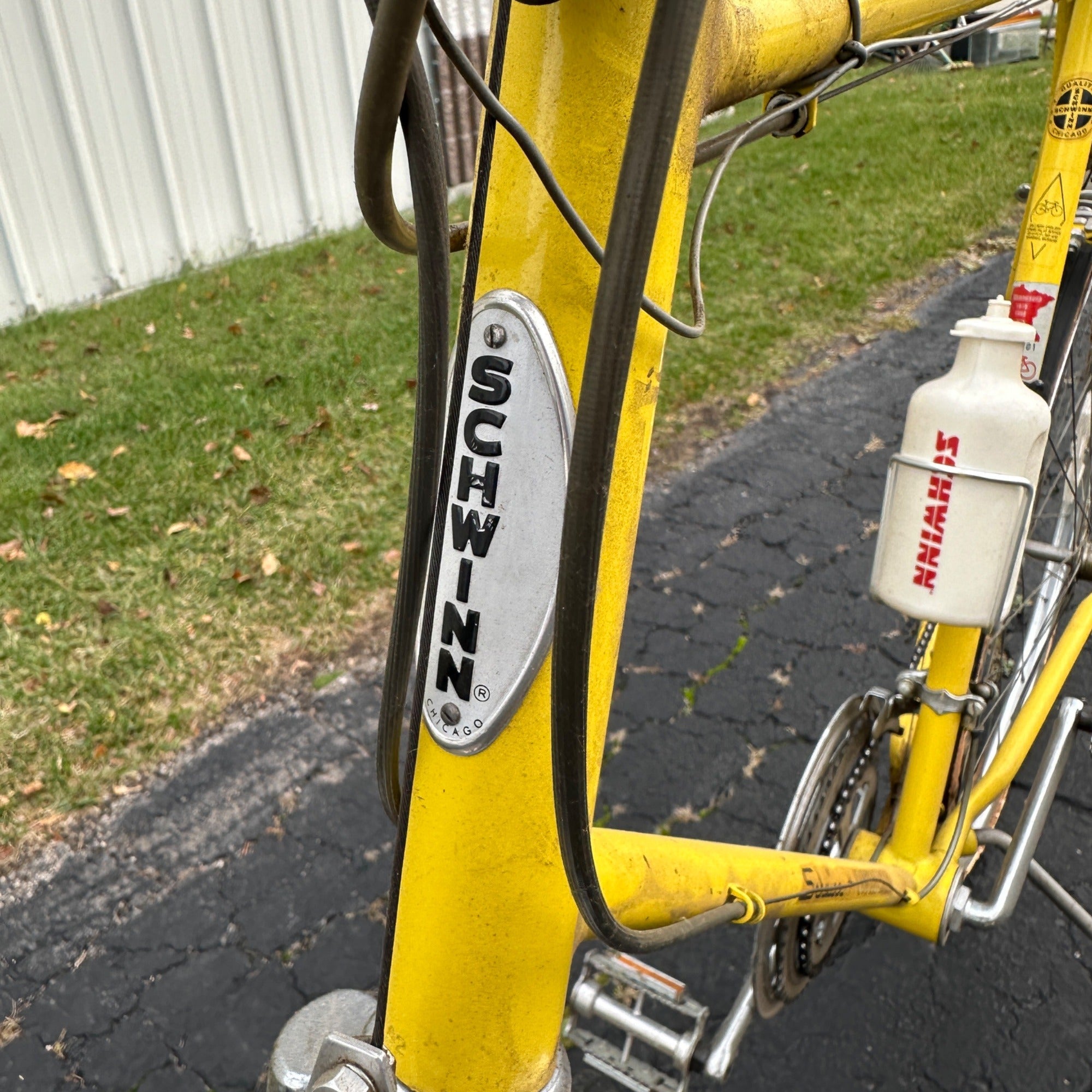 yellow schwinn bicycle Vintage 1975 Schwinn Continental Men's Bicycle Yellow – Brothers Antiques