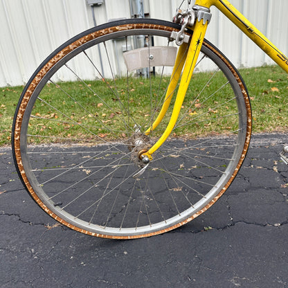 Vintage 1975 Schwinn Continental Men's Bicycle Yellow