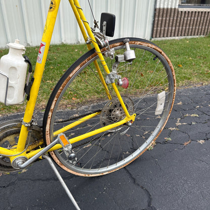 Vintage 1975 Schwinn Continental Men's Bicycle Yellow