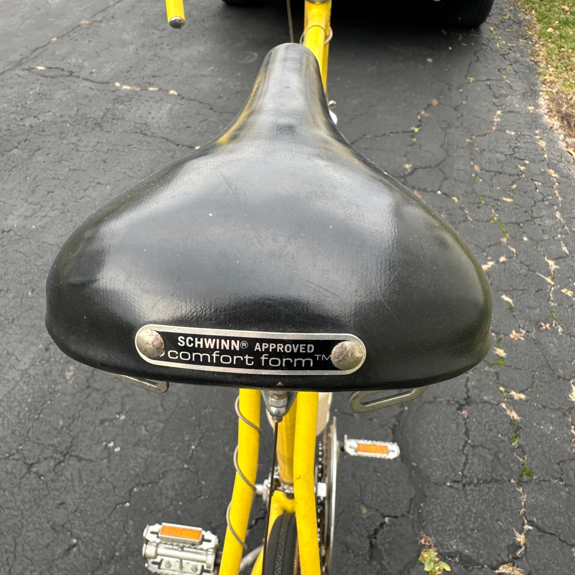 1975 schwinn bicycle Vintage 1975 Schwinn Continental Men's Bicycle Yellow – Brothers Antiques