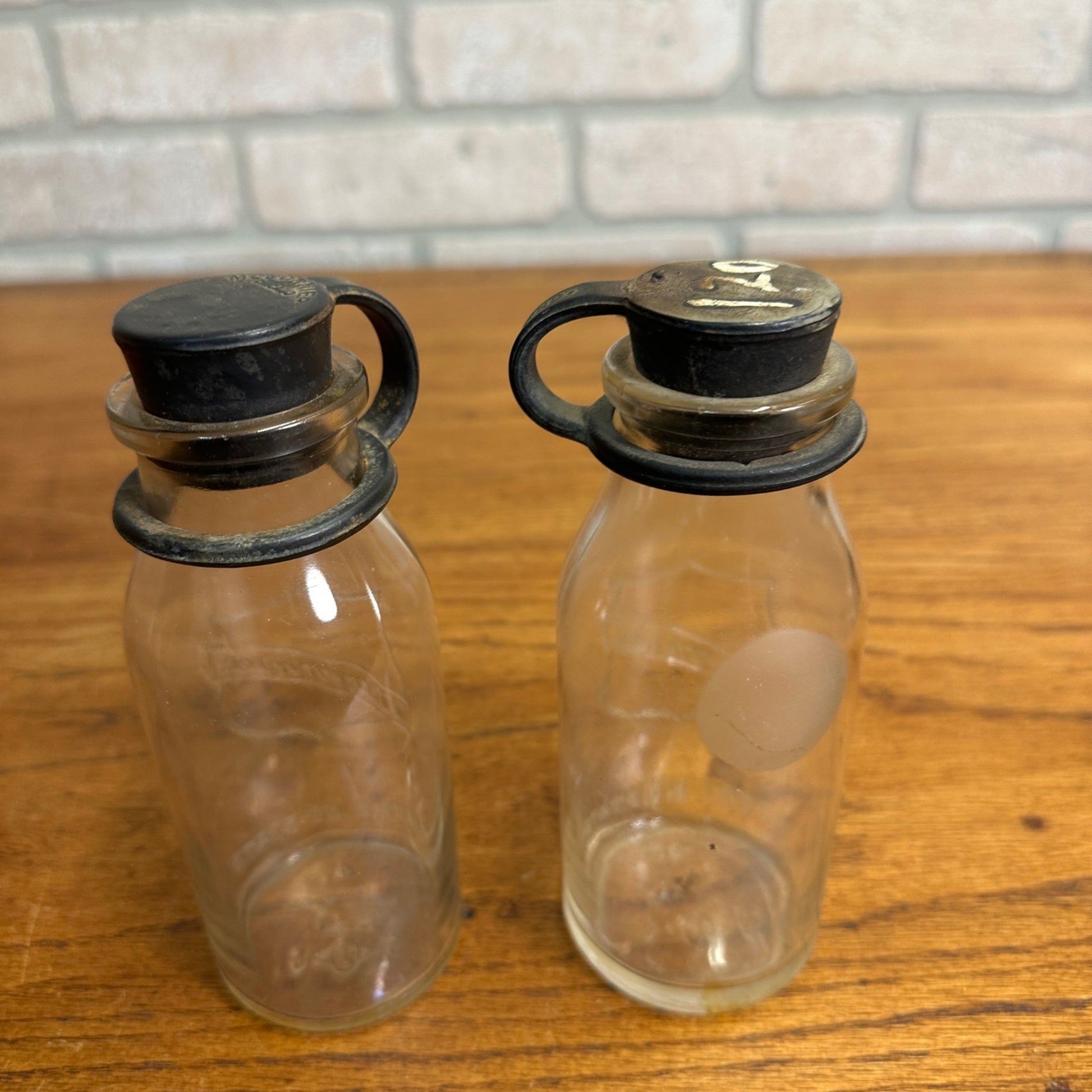 Vintage Pair Mojonnier Milk Testing Bottles Rubber Stopper Farm Dairy Lot (2)