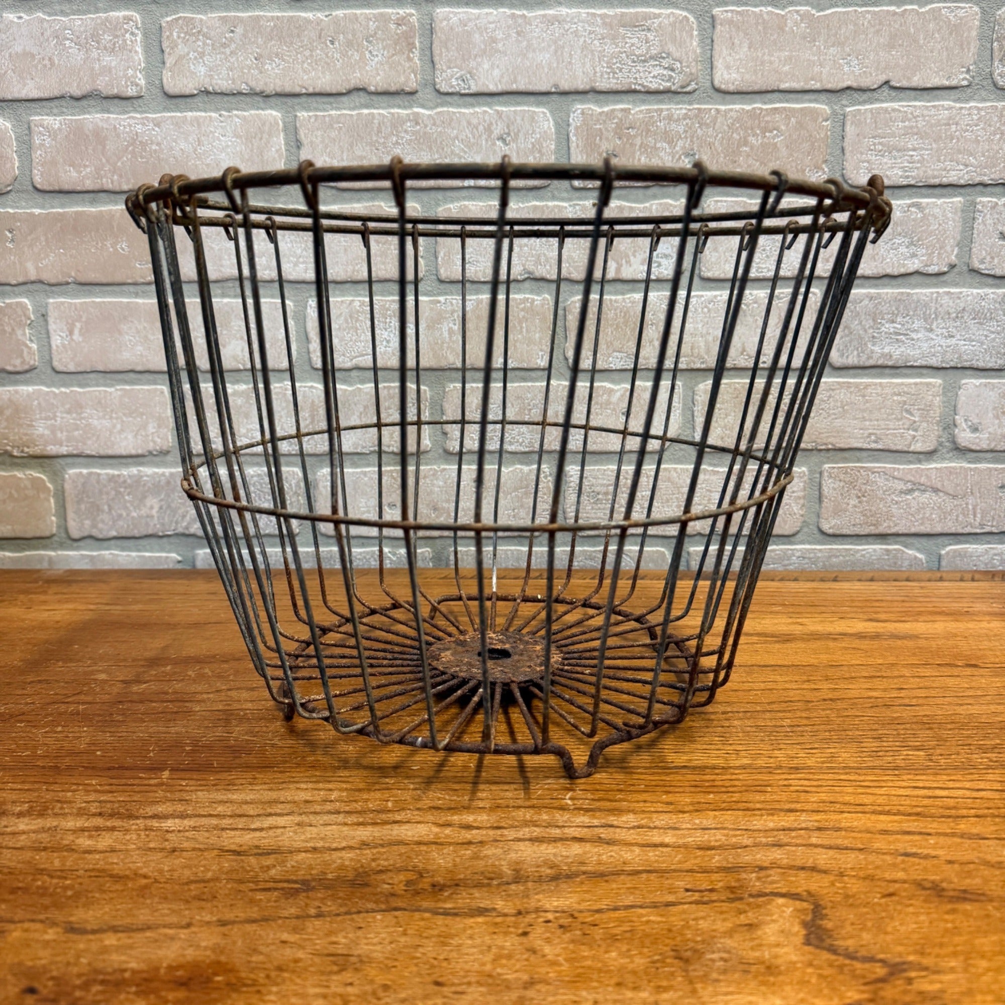 Vintage Heavy-Gauge Wire Egg Basket With Handle Primitive Farmhouse Decor